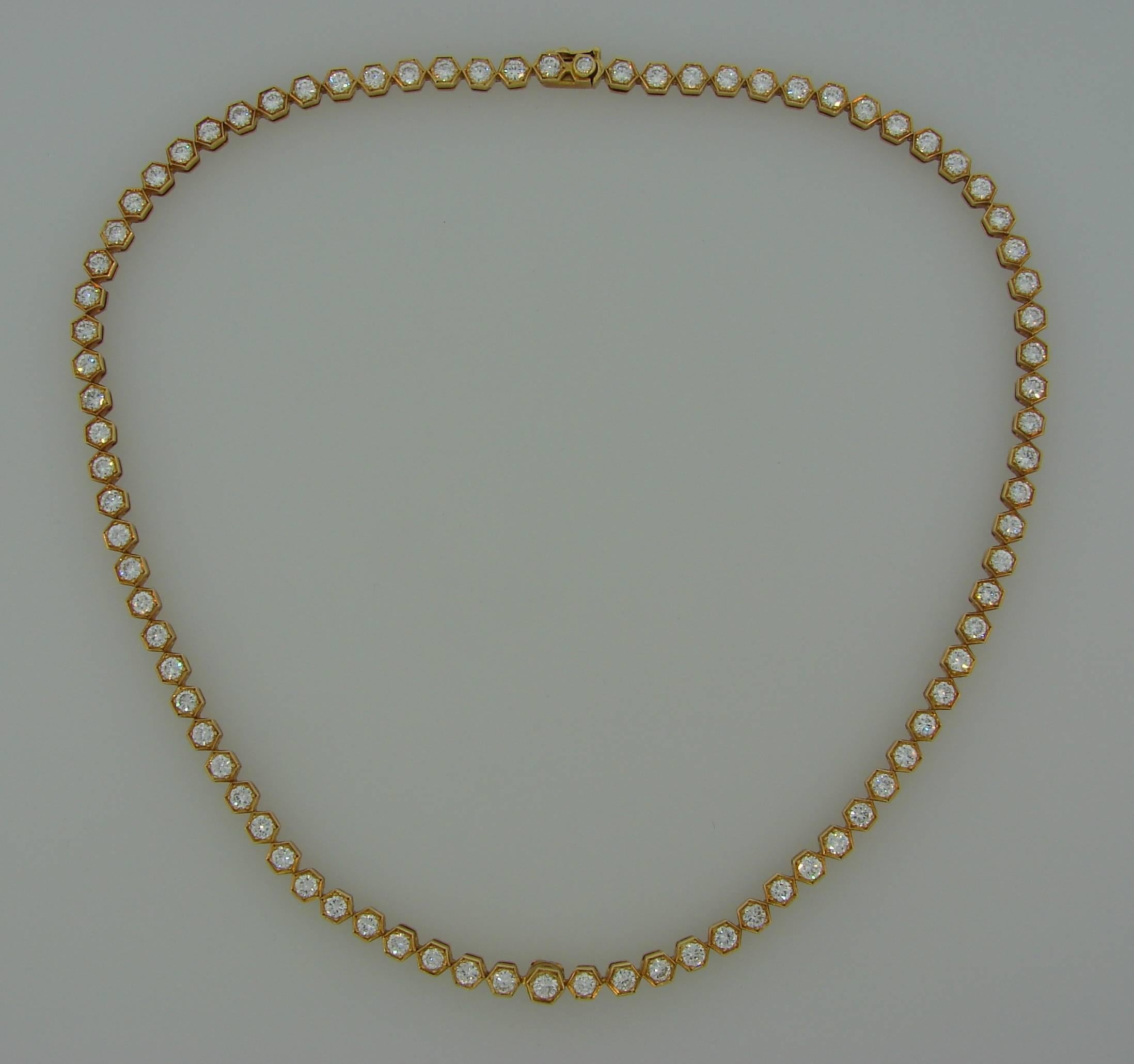 Van Cleef & Arpels Diamond Yellow Gold Necklace In Excellent Condition In Beverly Hills, CA