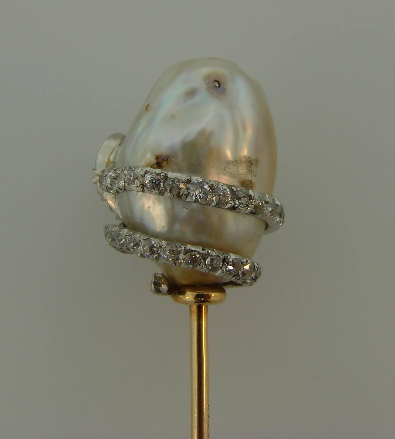 J. E. Caldwell Art Deco Baroque Pearl Diamond Platinum Gold Hat Stick Pin, 1910s In Excellent Condition In Beverly Hills, CA