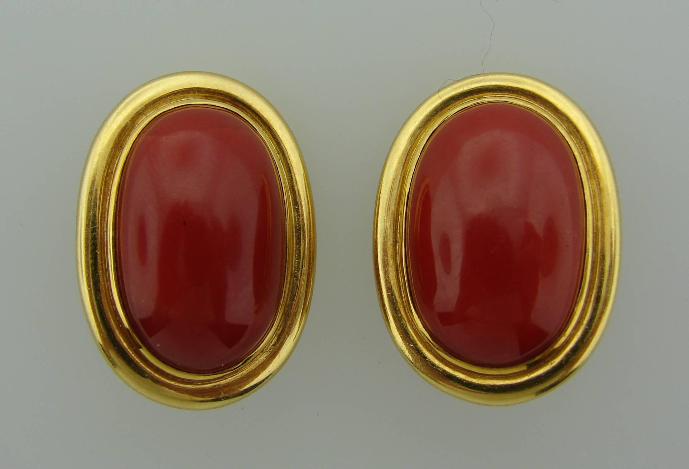 Lovely elegant clip-on earrings created by Paloma Picasso for Tiffany & Co. in 1982. Colorful, classy and wearable, the earrings are a great addition to your jewelry collection.  They make tasteful accent to any outfit - casual or dressy.
Feature