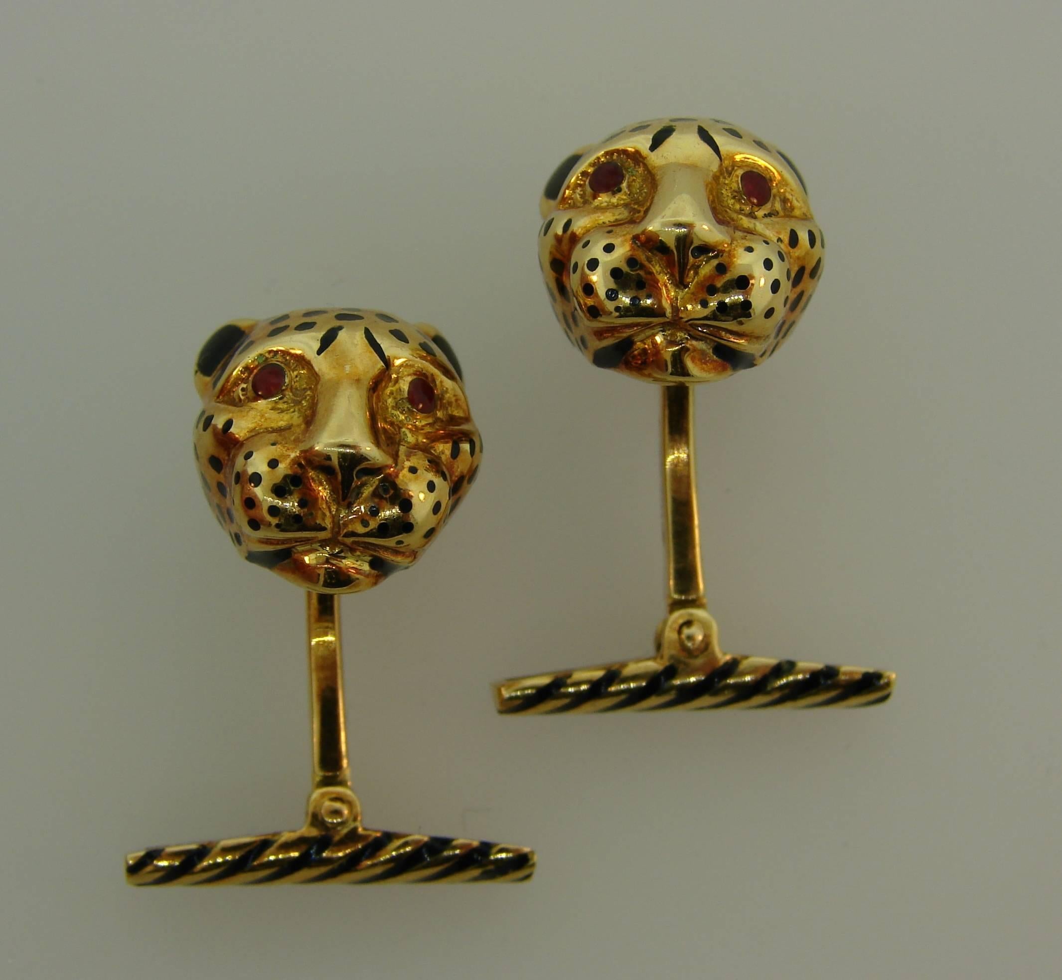 David Webb Enamel Yellow Gold Panther Cufflinks In Excellent Condition In Beverly Hills, CA