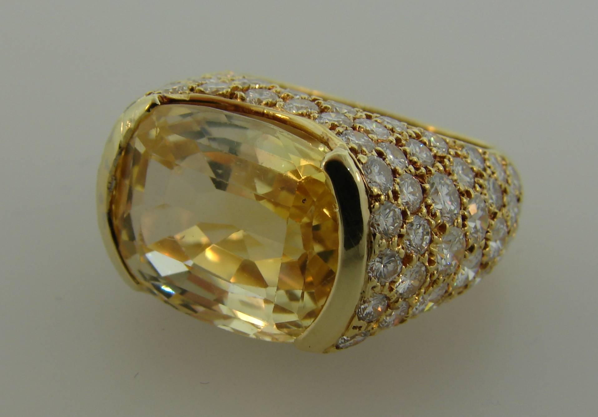 Women's Vintage Van Cleef & Arpels 18k Gold Bombe Ring Yellow Sapphire Diamond
