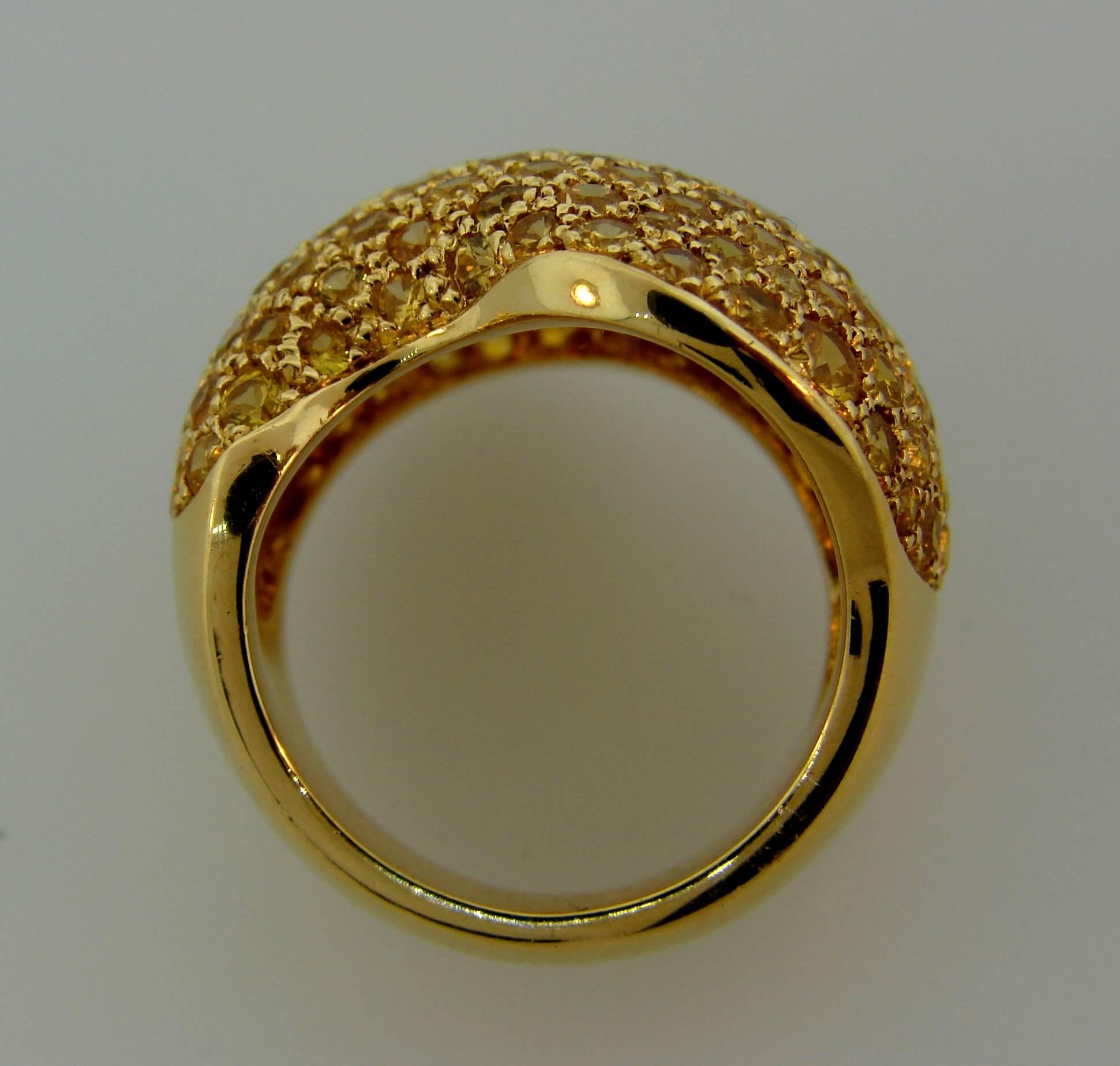 Vintage Van Cleef & Arpels Yellow Sapphire Gold Ring In Excellent Condition For Sale In Beverly Hills, CA