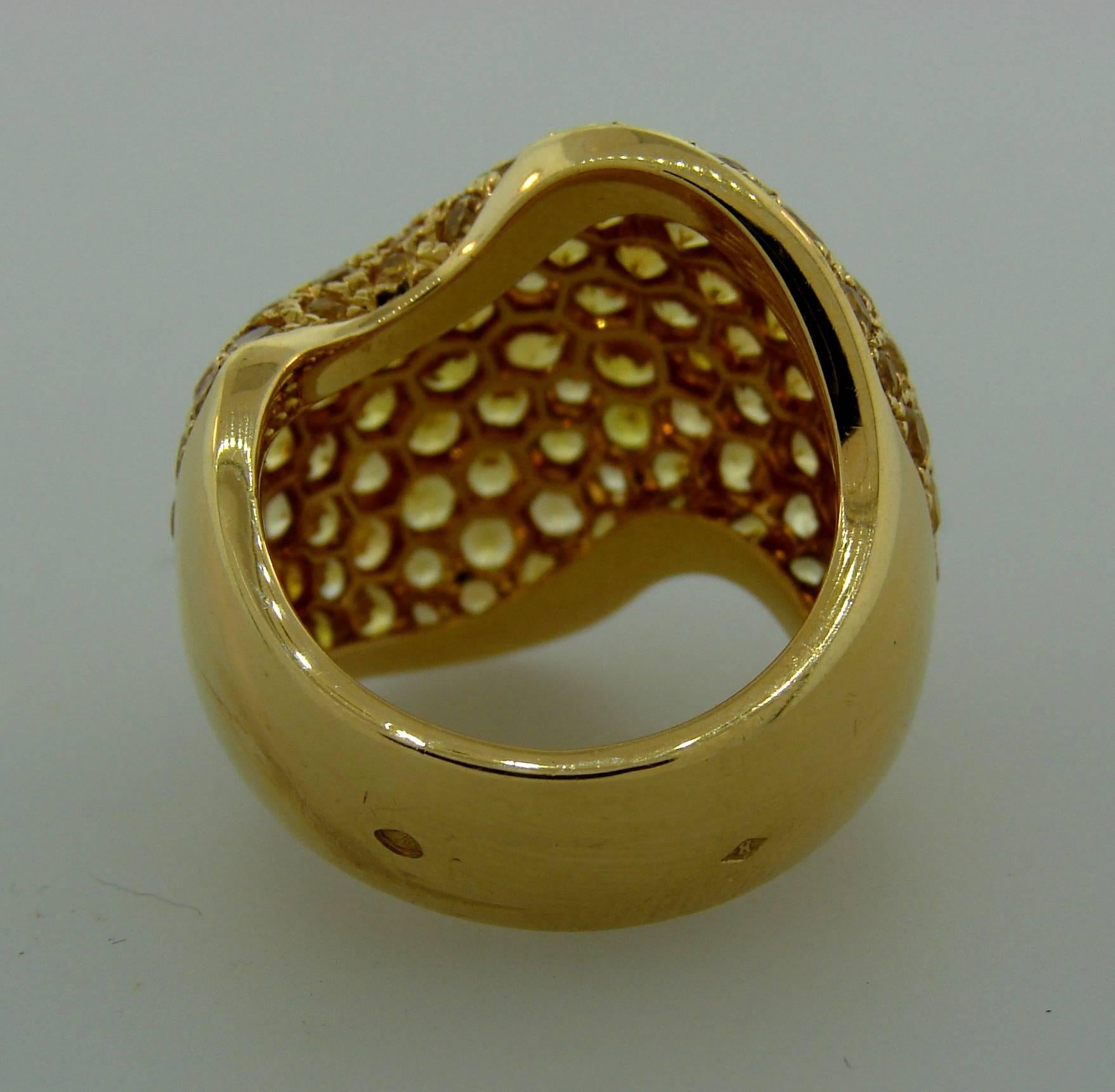 Round Cut Vintage Van Cleef & Arpels Yellow Sapphire Gold Ring For Sale