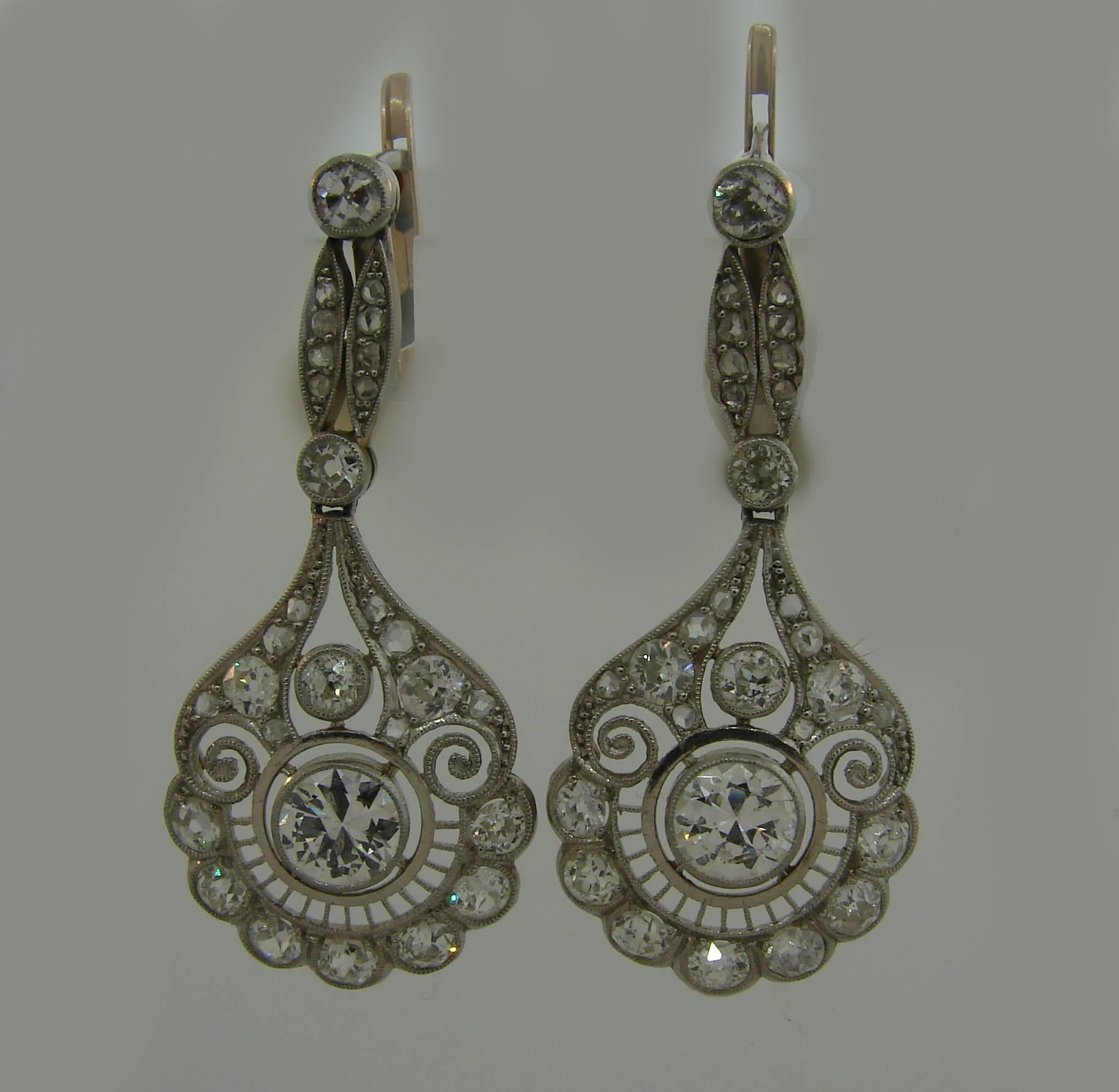 Diamond Platinum Dangle Earrings, Art Deco In Good Condition In Beverly Hills, CA