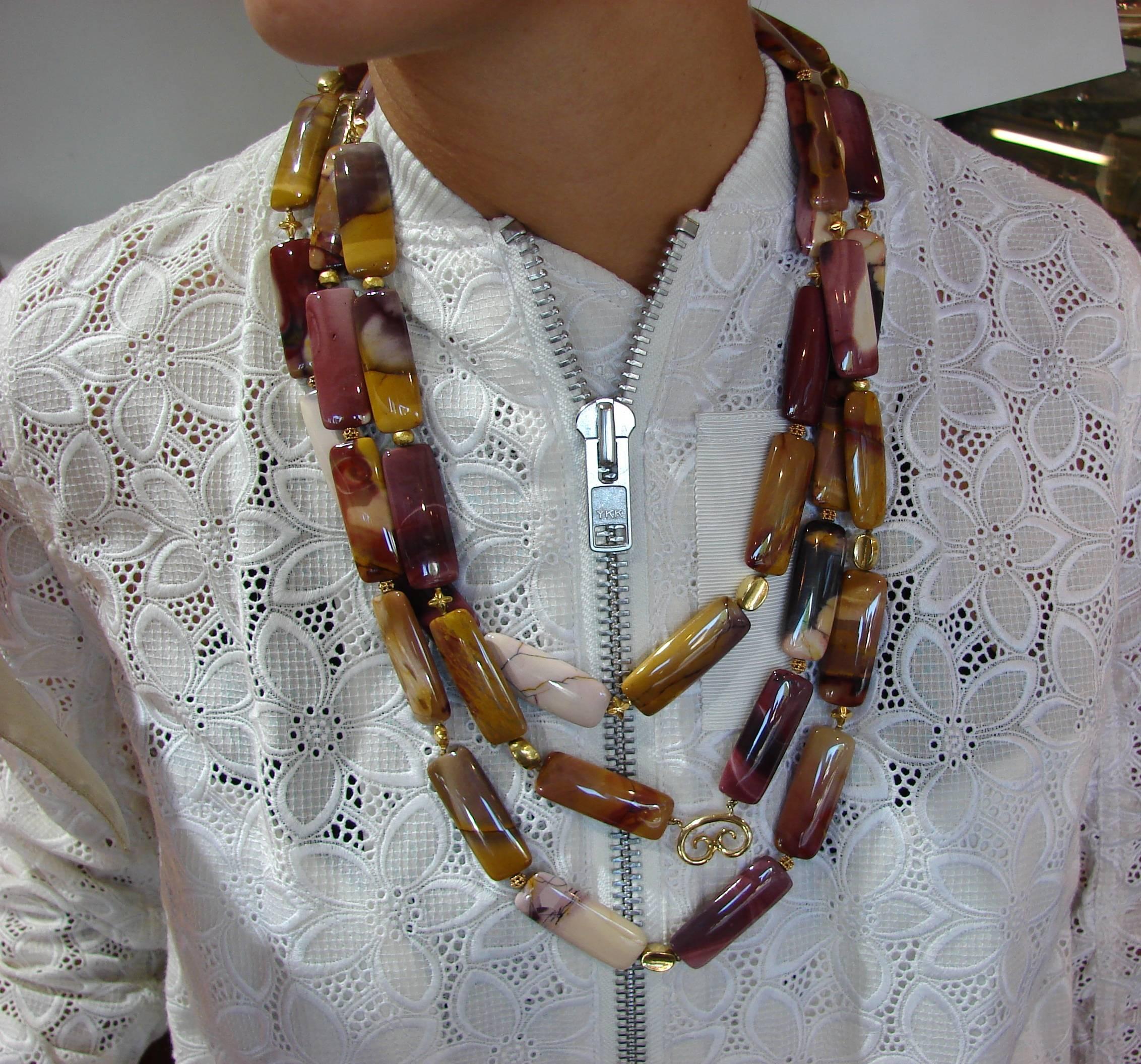 Verdura Agate Bead Strand Necklace with Yellow Gold Clasp In Excellent Condition In Beverly Hills, CA