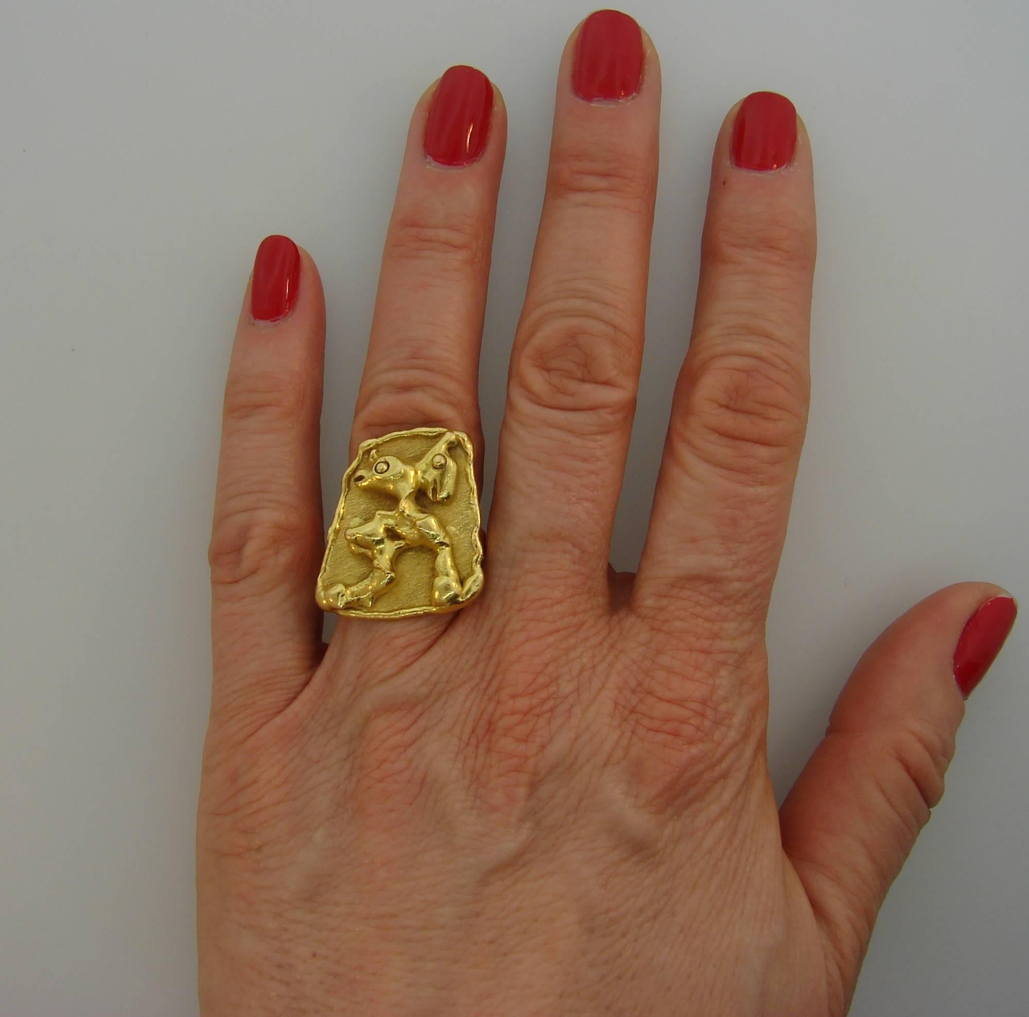 Jean Mahie 22 Karat Yellow Gold Ring In Excellent Condition In Beverly Hills, CA