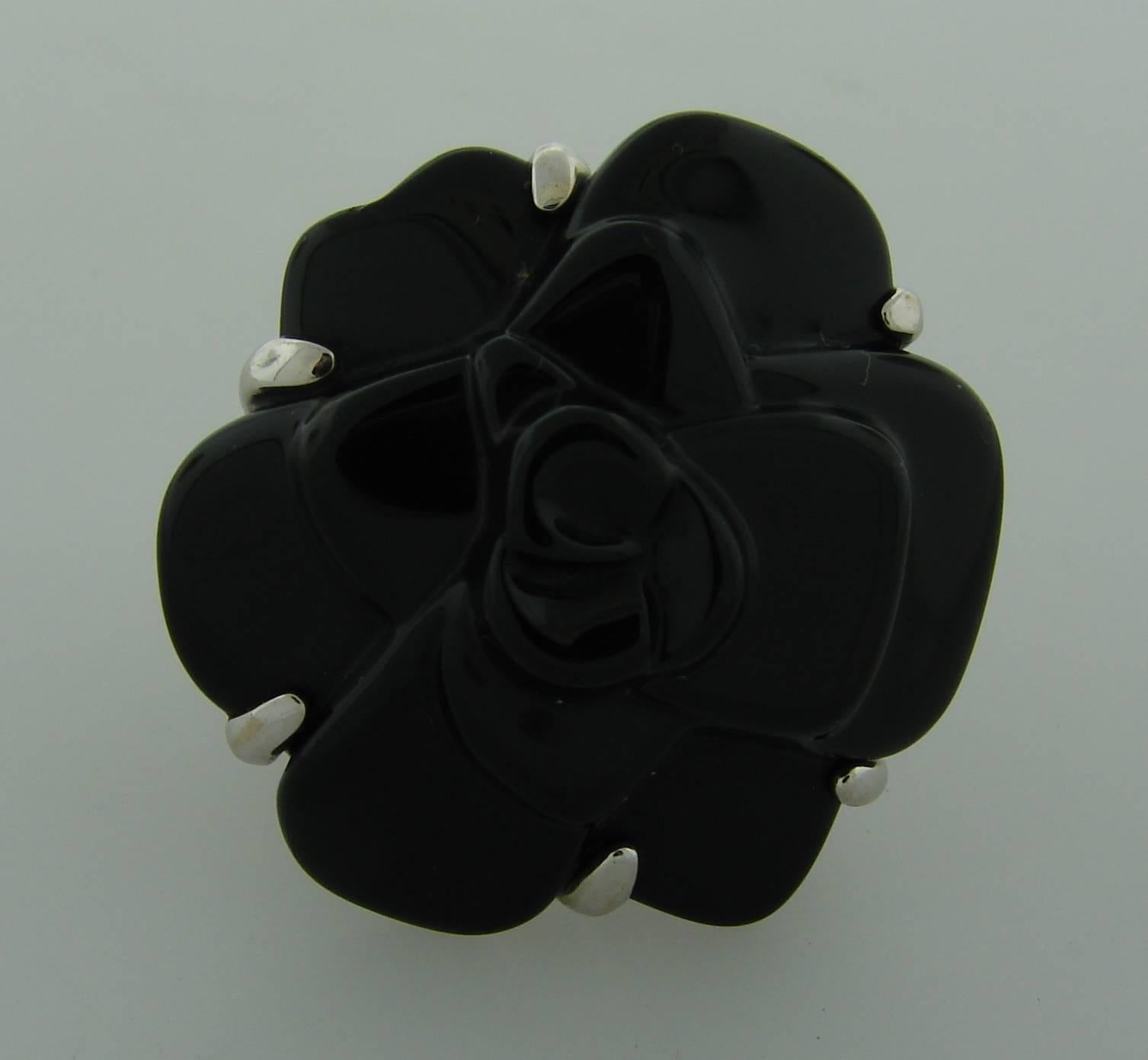 Chanel Black Onyx Gold Camellia Cocktail Ring In Excellent Condition In Beverly Hills, CA