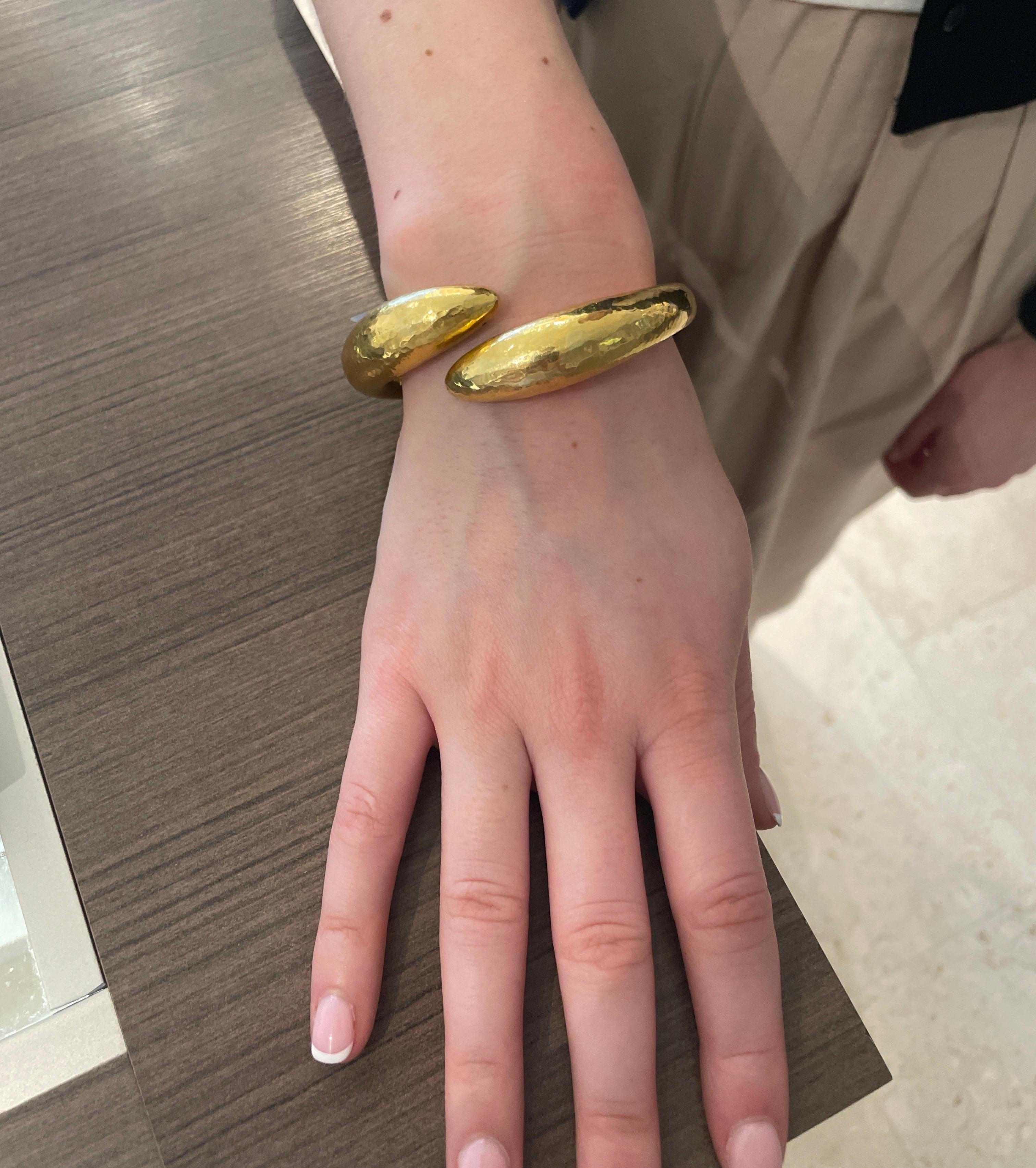 Lalaounis Hinged Cuff Bracelet 22K Yellow Gold For Sale 1