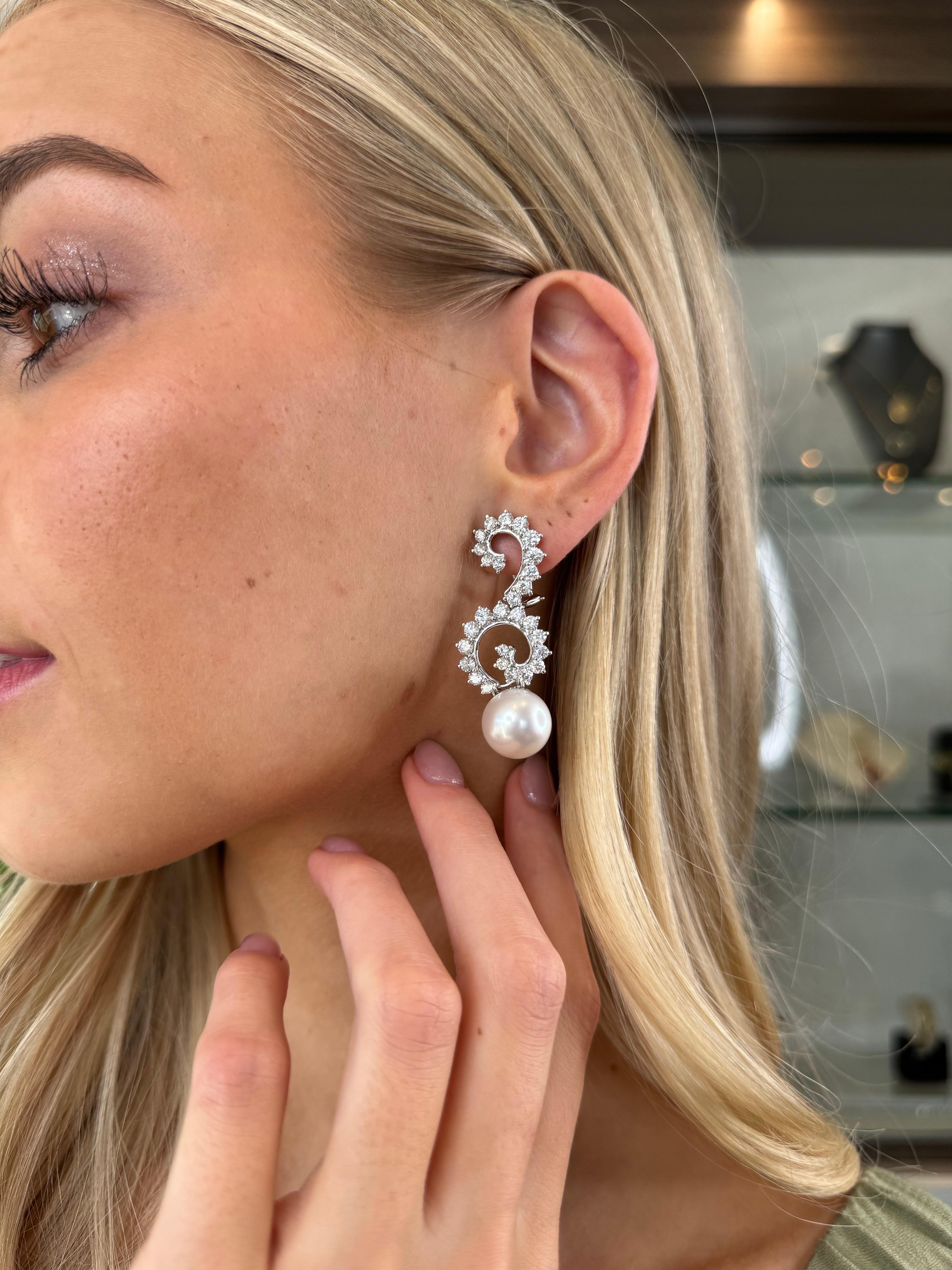 Angela Cummings per Assael Orecchini di diamanti e perle in platino/18 carati in vendita 3