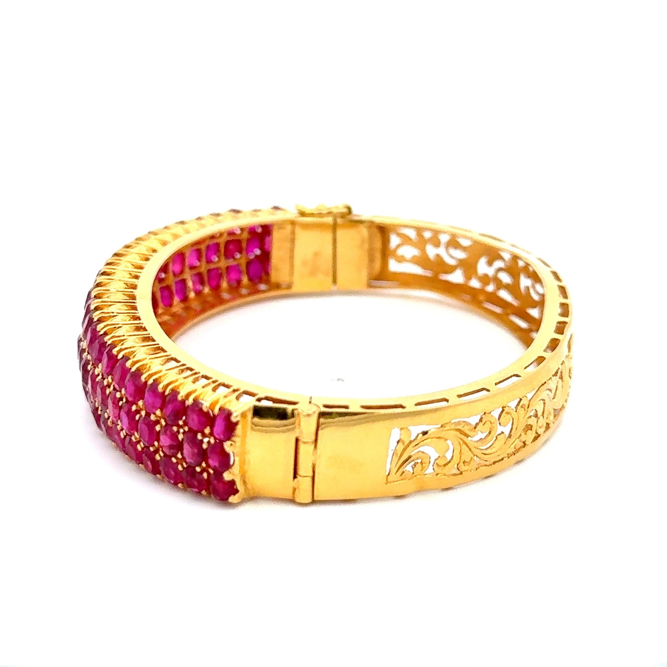 Three Row 18ctw Burmese Ruby Armband 18K Gelbgold Damen im Angebot