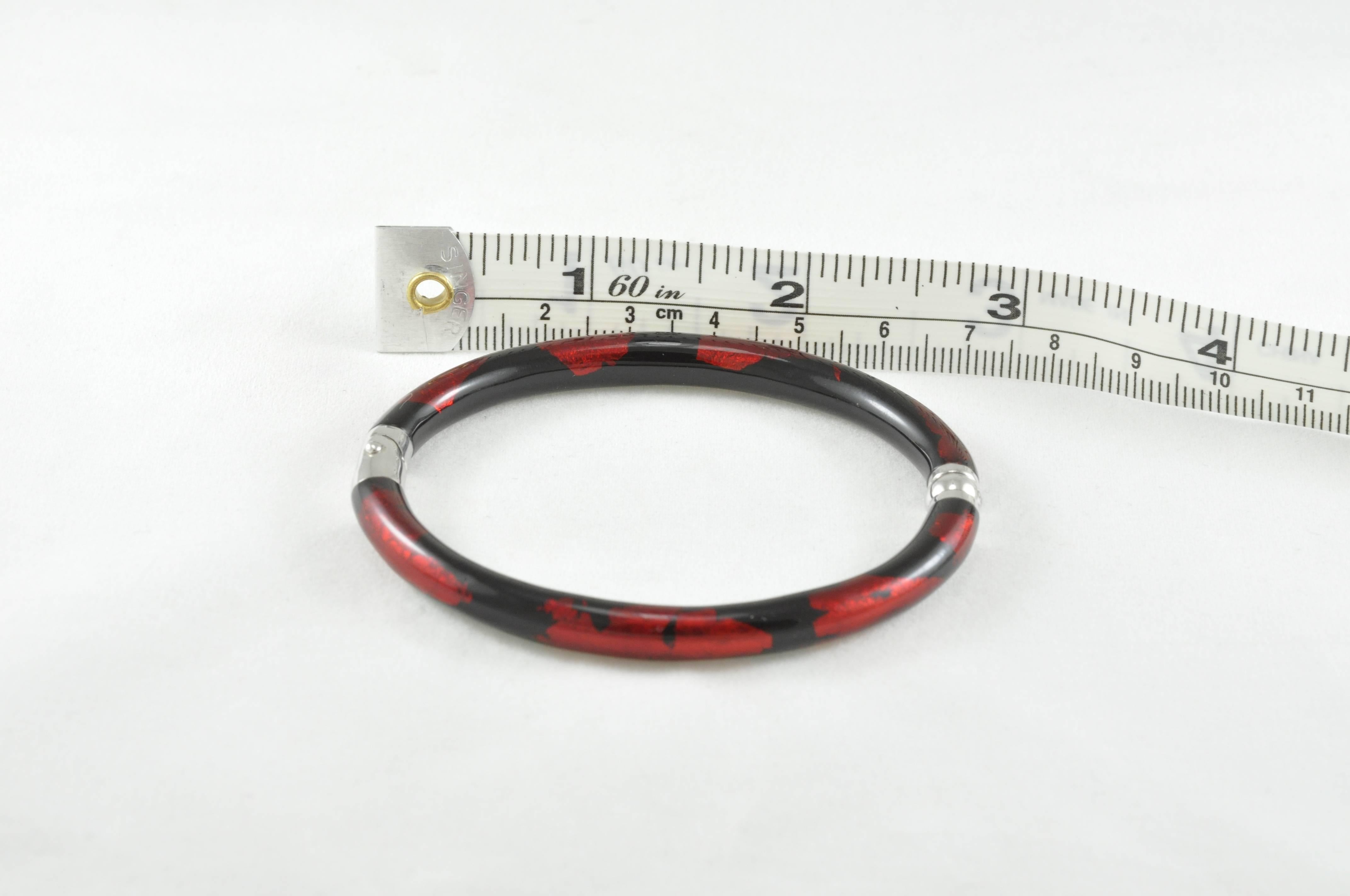 Italian Sterling Silver and Red Enamel Bangle Bracelet In New Condition In Dallas, TX