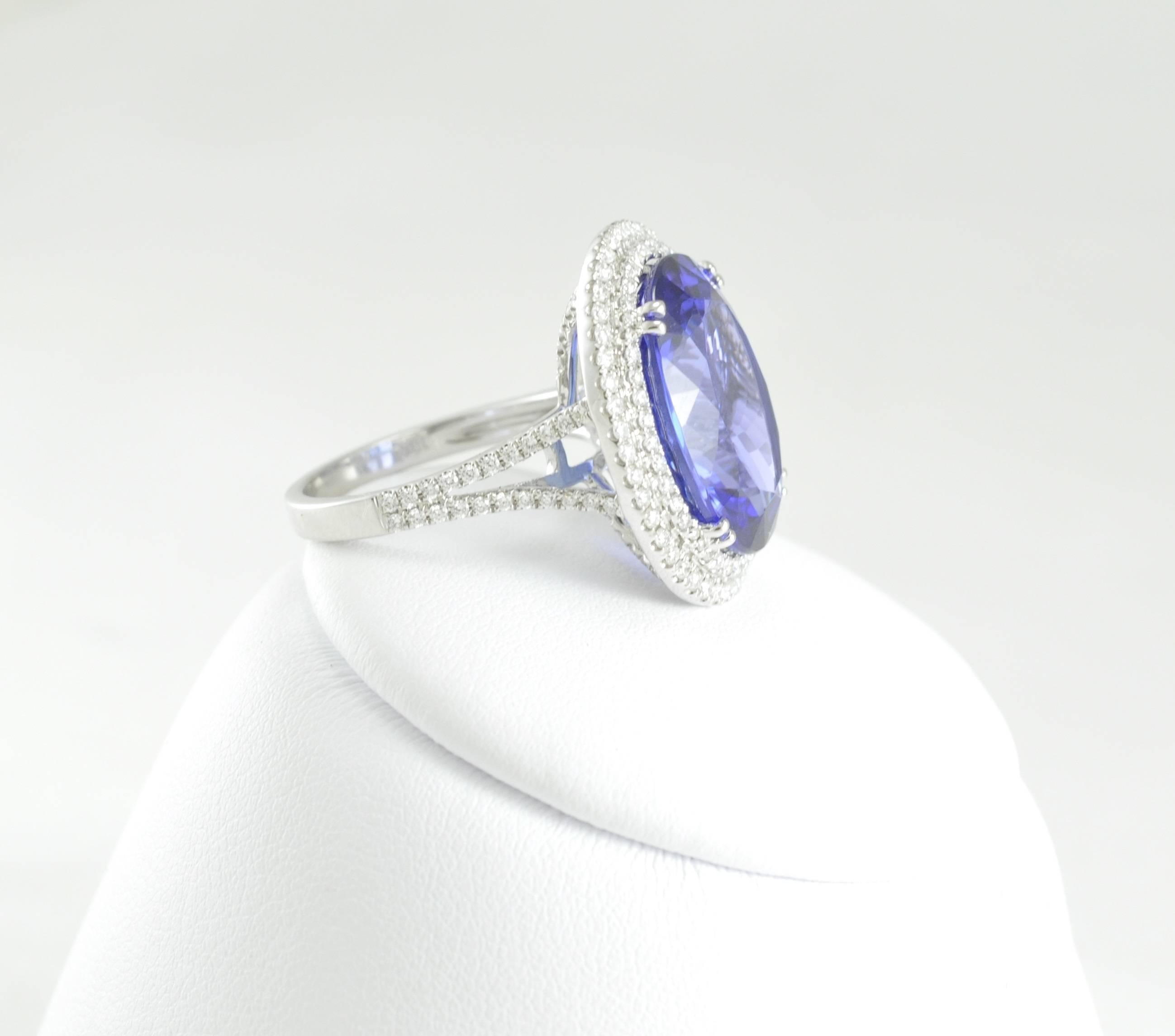 Women's Oval Tanzanite Diamond Ring