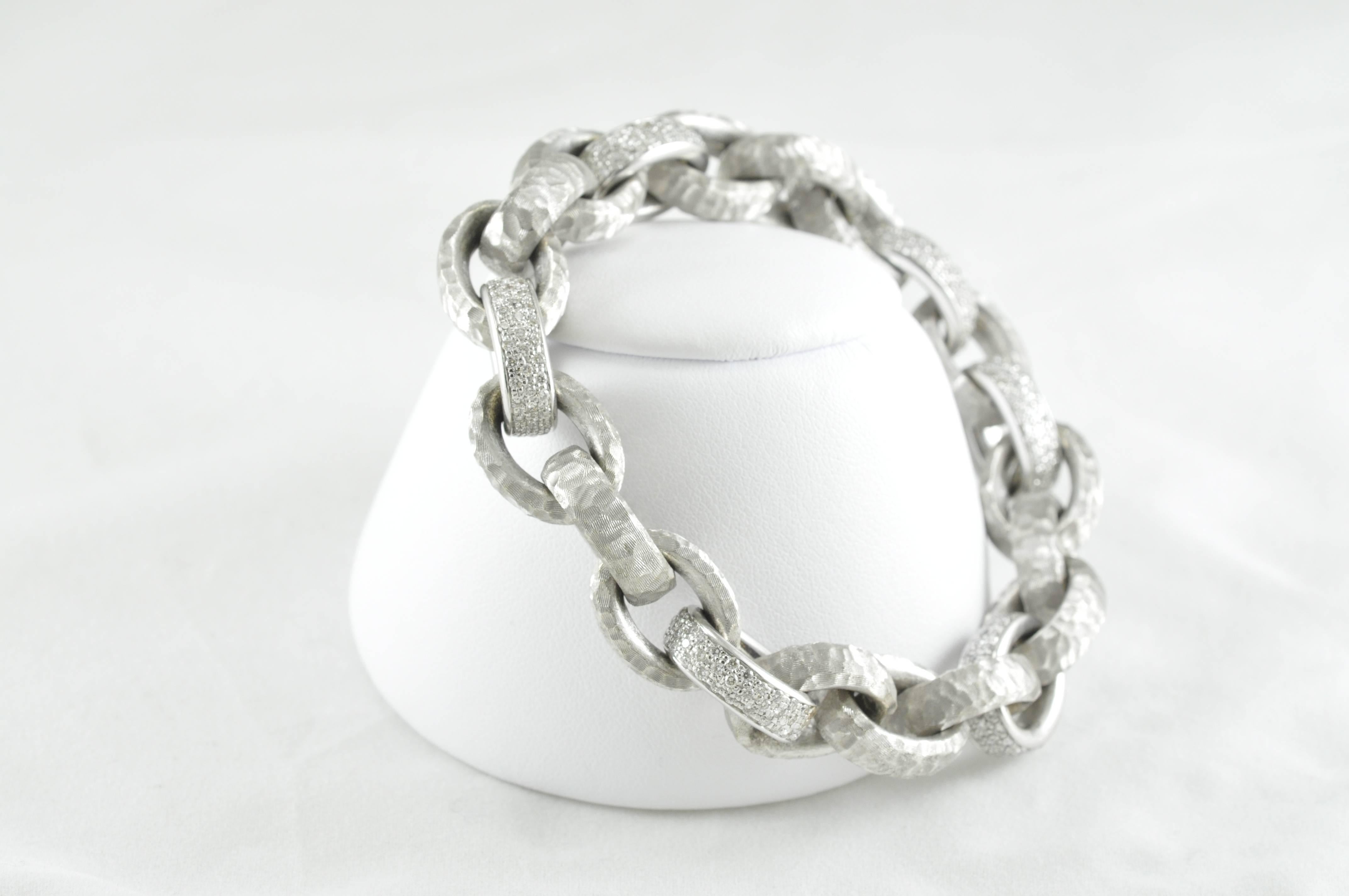 Round Cut White Texture and Diamond Oval Link Bracelet