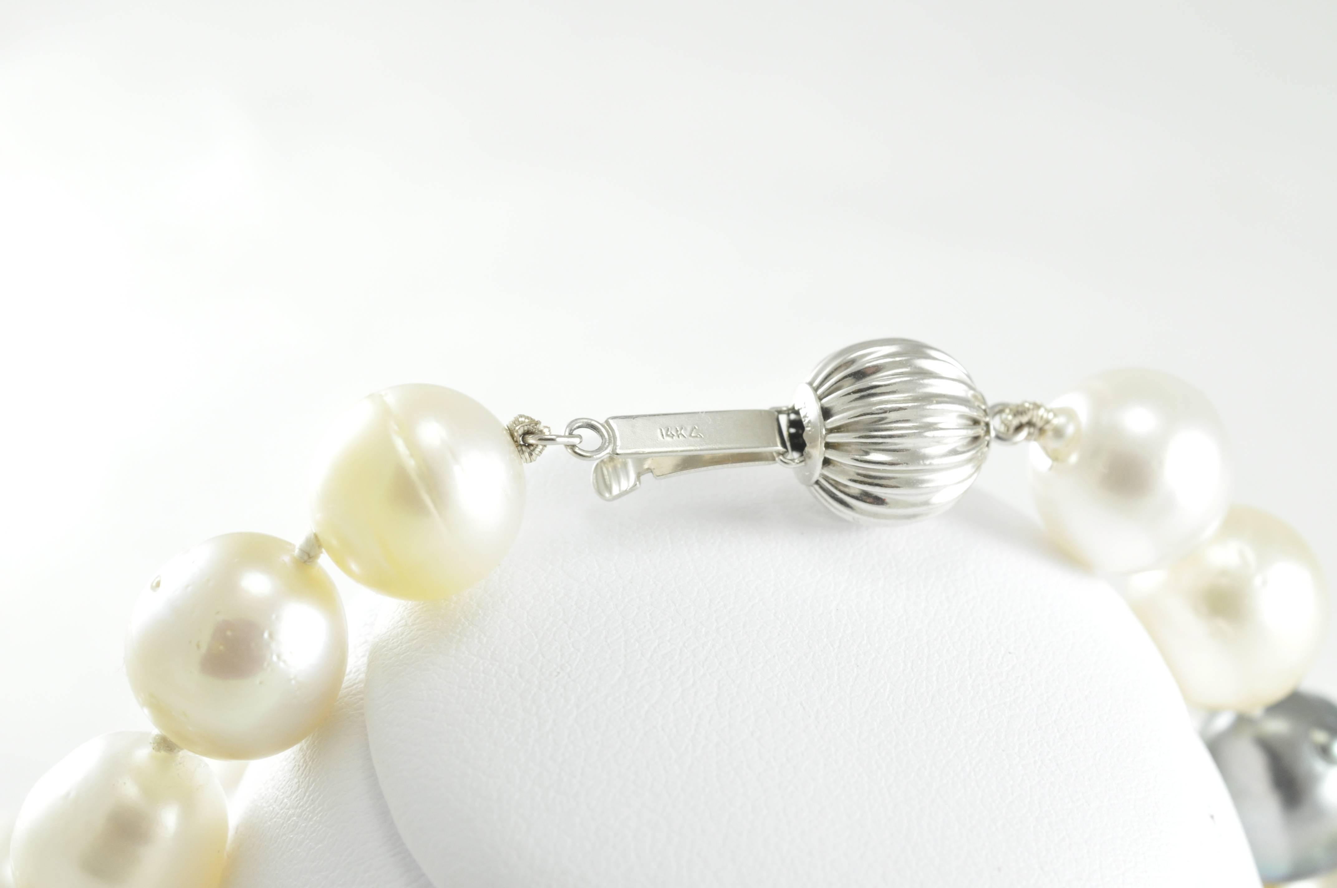 Multicolored South Sea Semi Baroque Pearls with White Gold Clasp In Excellent Condition In Dallas, TX