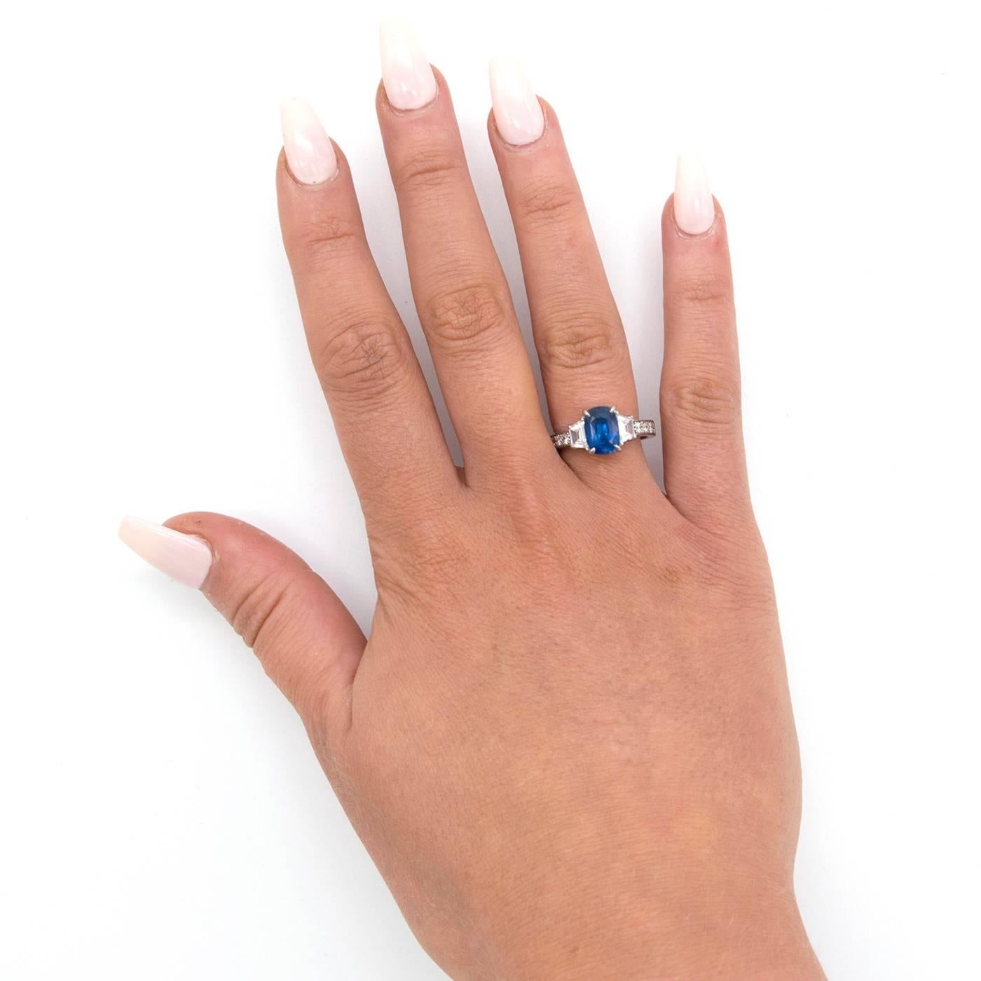 Sapphire and Diamond Set Ring For Sale 4