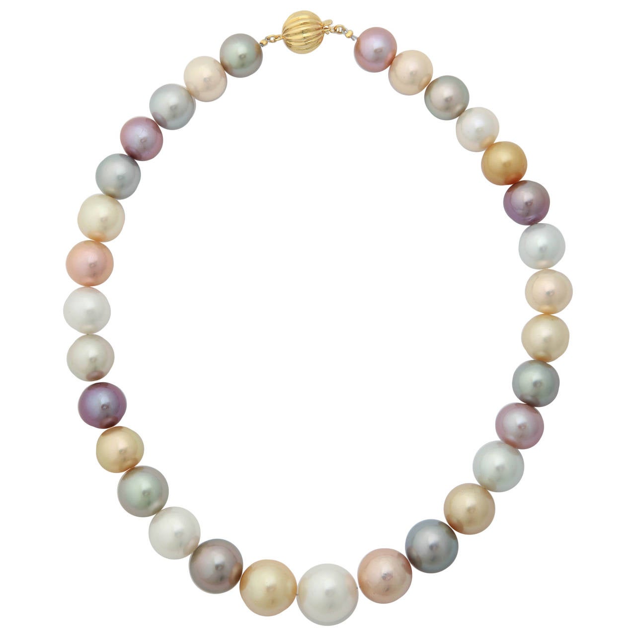 Exceptional Colored Pearl Necklace