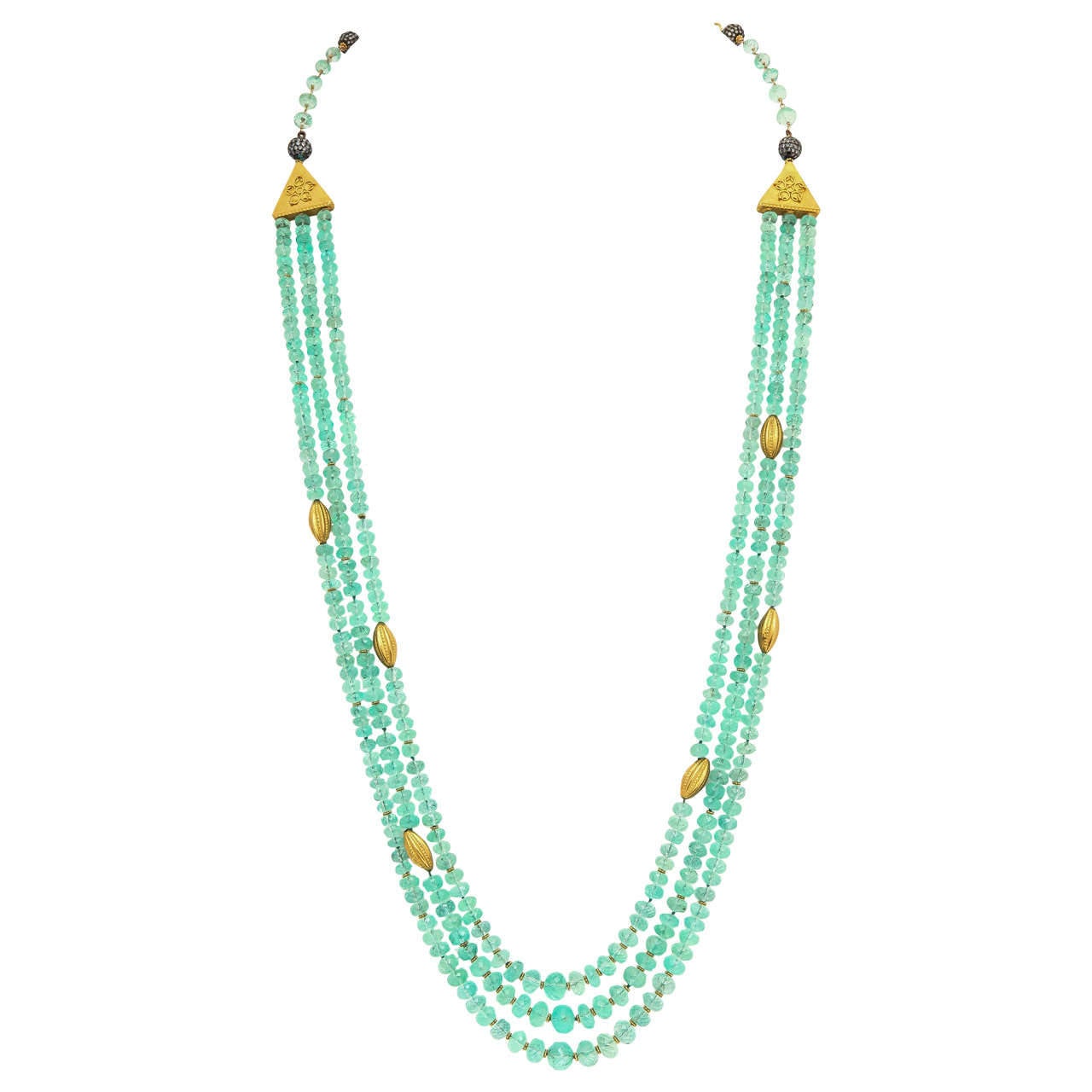 Regal Emerald Bead Gold Necklace Set For Sale