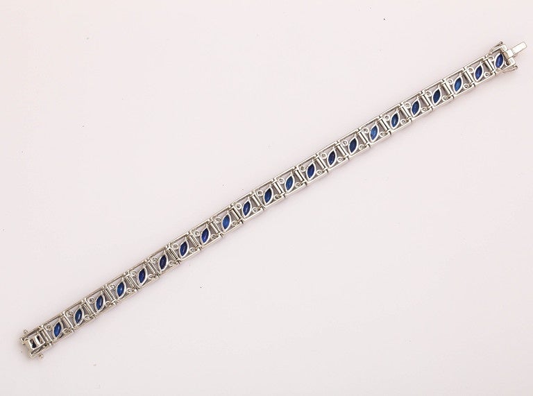 Women's or Men's Elegant Sapphire Diamond Gold Line Bracelet For Sale