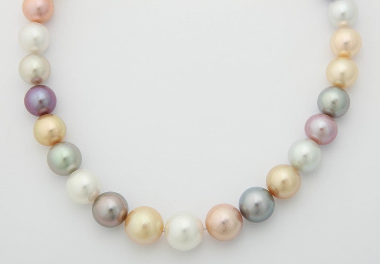 Contemporary Exceptional Colored Pearl Necklace