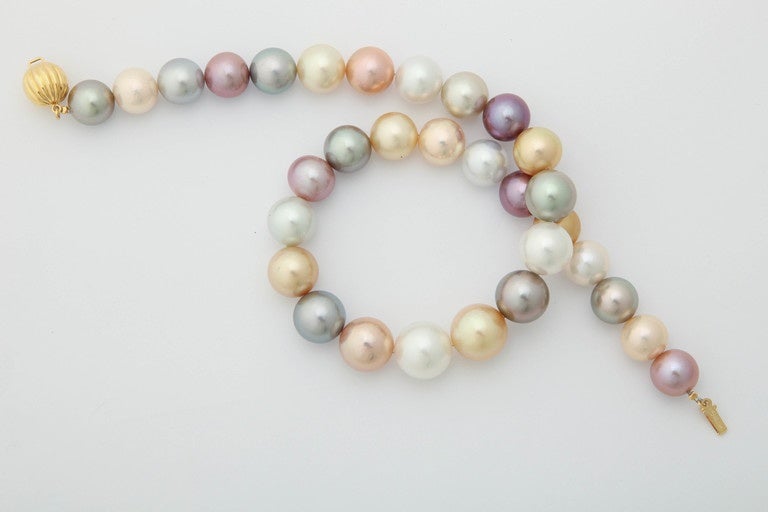 Exceptional Colored Pearl Necklace In New Condition In TRYON, NC