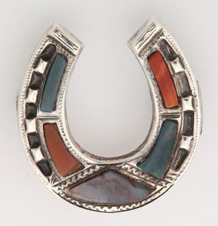 Women's or Men's Antique Scottish Victorian Silver Agate Equestrian Horse Shoe Pin For Sale