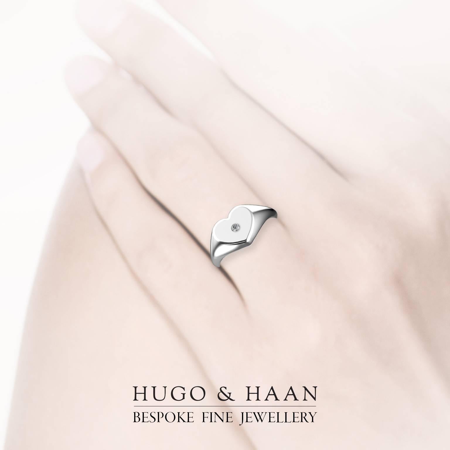 Hugo & Haan White Gold Heart Diamond Signet Ring In New Condition For Sale In London, GB