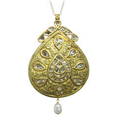 Mughal Style Indian Repousse Gold Pendant with Rose Cut Diamonds