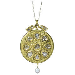 Mughal Style Repousse Gold Pendant with Rose Cut Diamonds