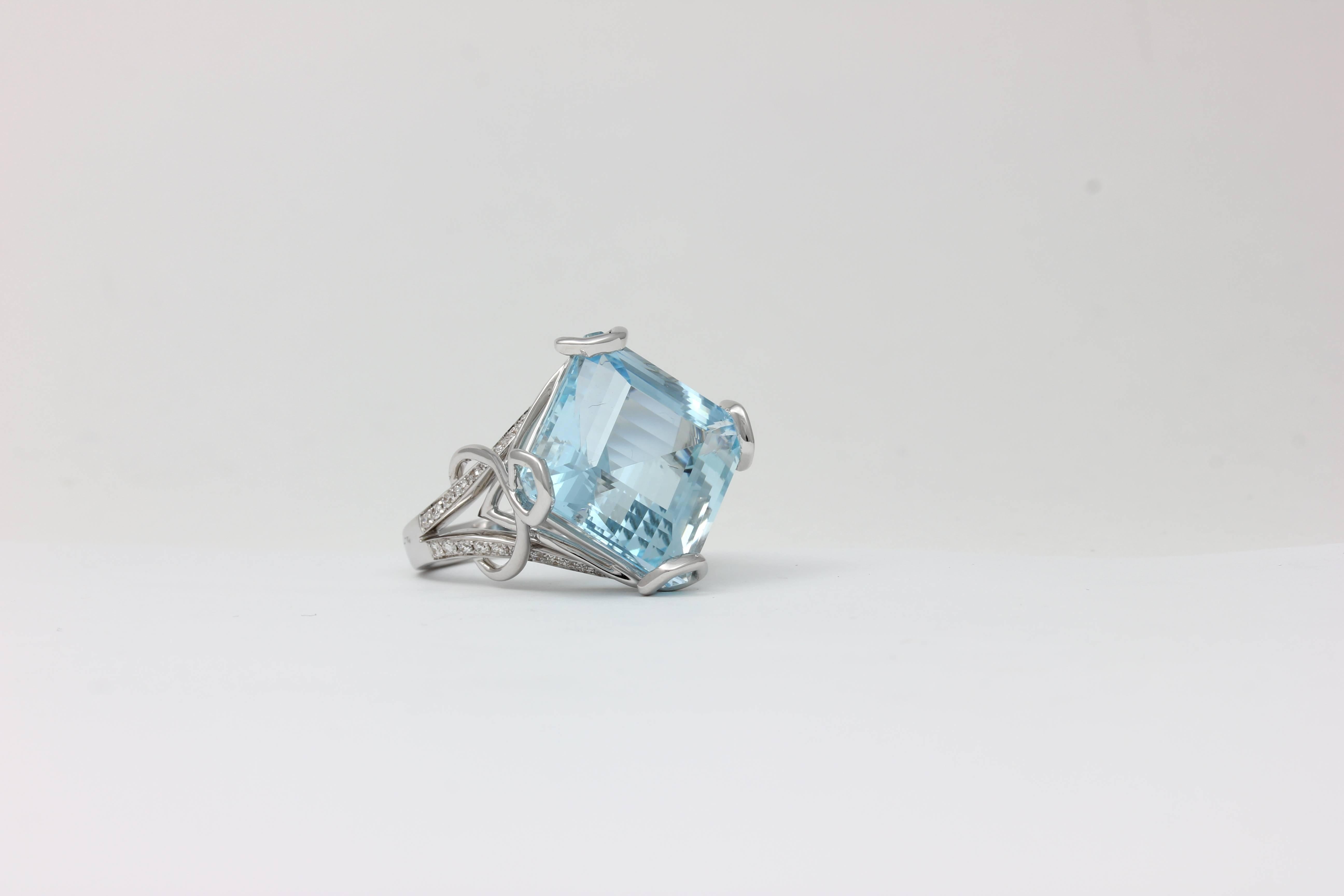 Contemporary Frederic Sage 21.07 Carat Aquamarine Diamond Ring For Sale