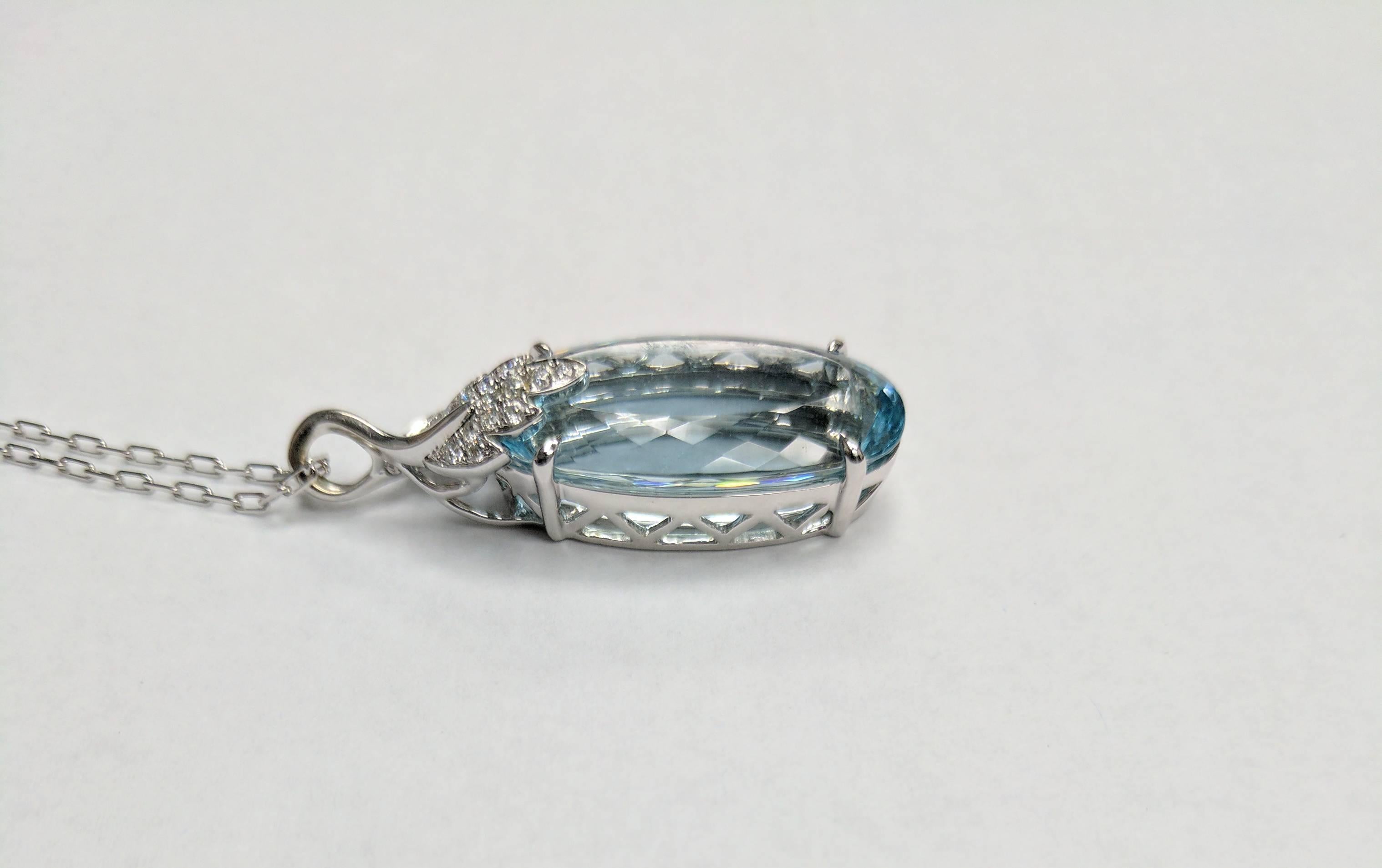 Frederic Sage 17.77 Carat Aquamarine Diamond Pendant with Chain In New Condition In New York, NY