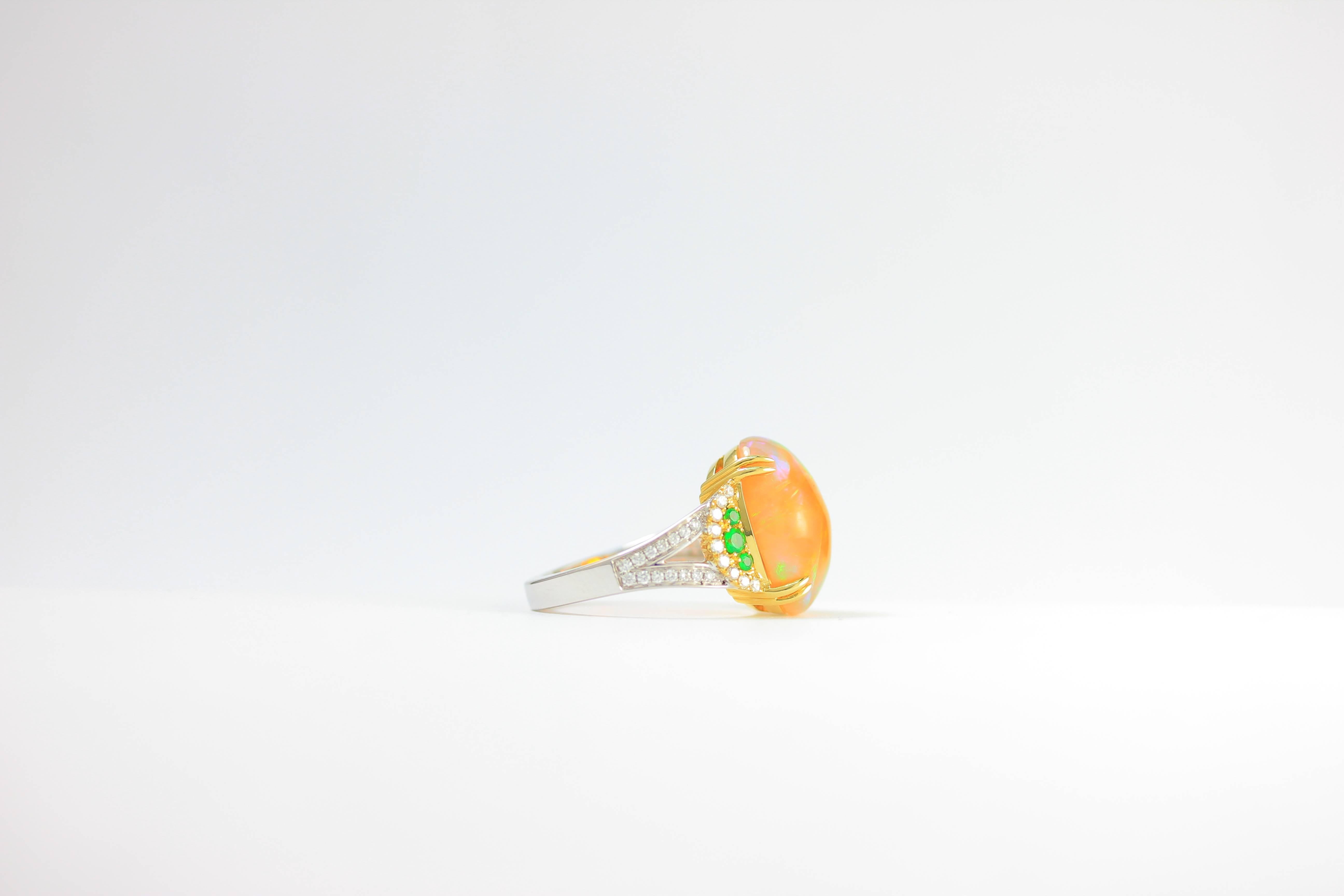 Frederic Sage 5.95 Carat Opal Tsavorite Diamond Yellow and White Gold Ring In New Condition In New York, NY