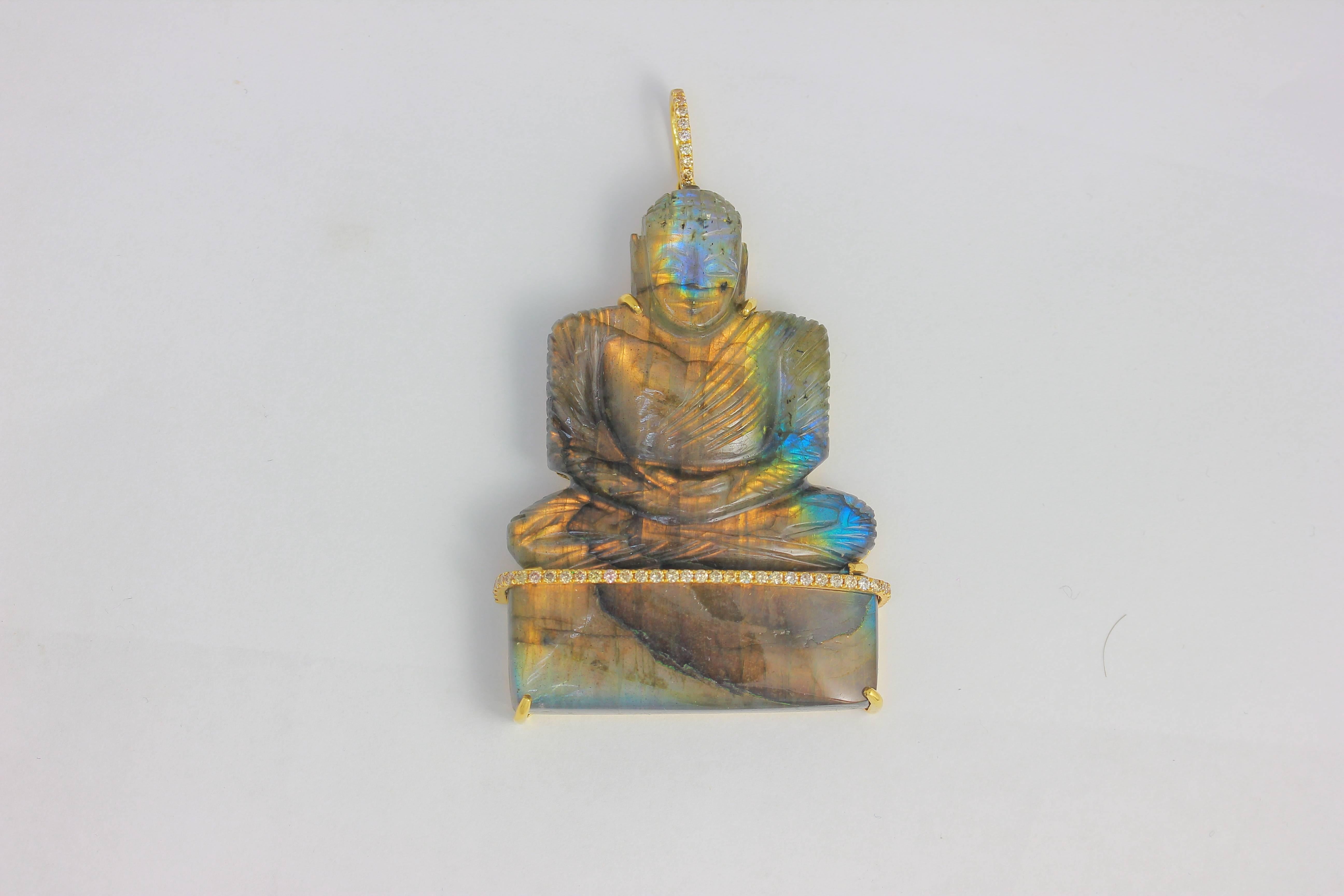 18K YG OAK LABRADORITE CARVED BUDDHA WITH CHAMPAGNE DIAMONDS PENDANT WITH CHAIN
LABR 132.70 Carats 45 DIA 0.45 Carats