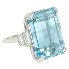 Anello da cocktail retrò con acquamarina e diamanti taglio baguette