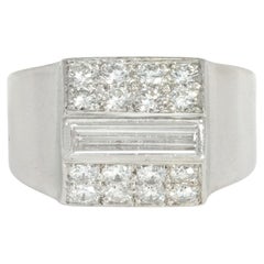Anillo de platino con forma de cuña y diamantes engastados, estilo Art Déco