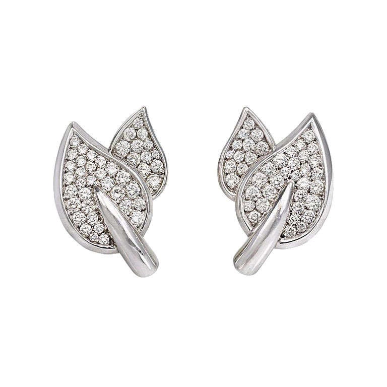 Pavé Diamond Leaf Motif Earrings
