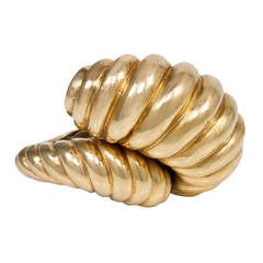 Sculptural Ribbed Knotted Gold Ring