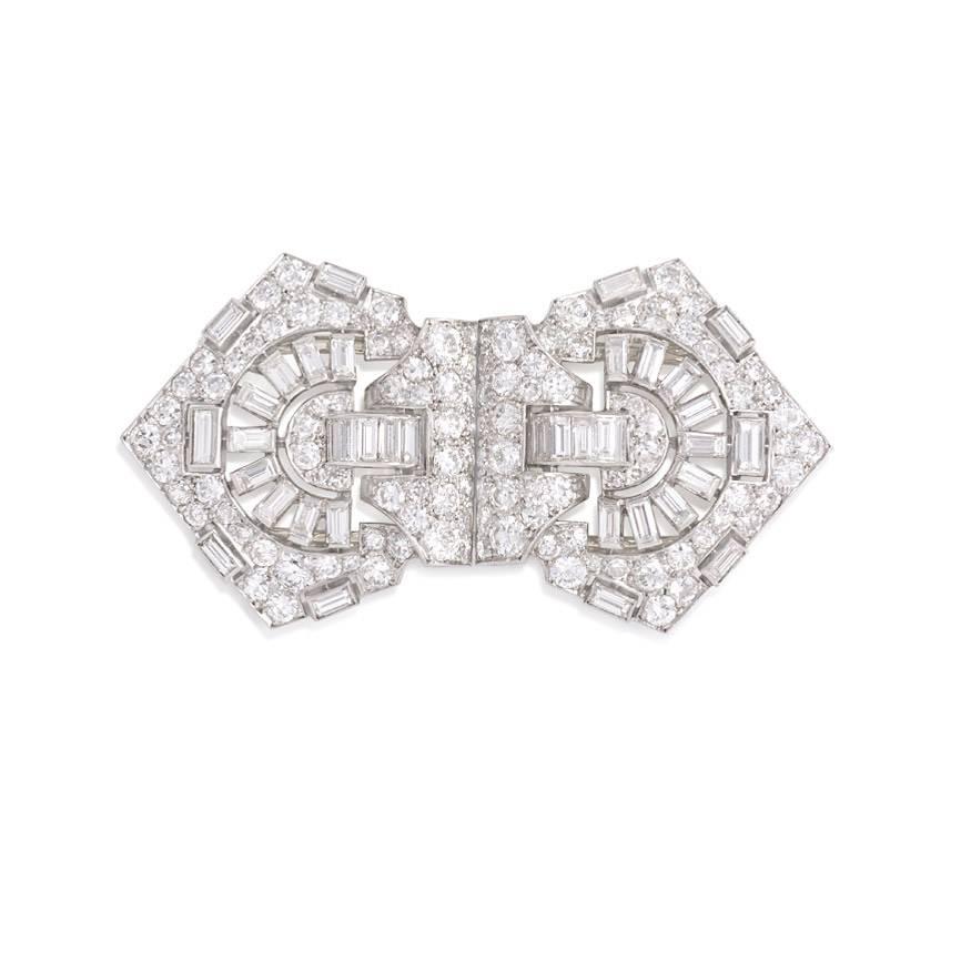 French Art Deco Diamond Gold Platinum Double Clip Brooch In Excellent Condition In New York, NY