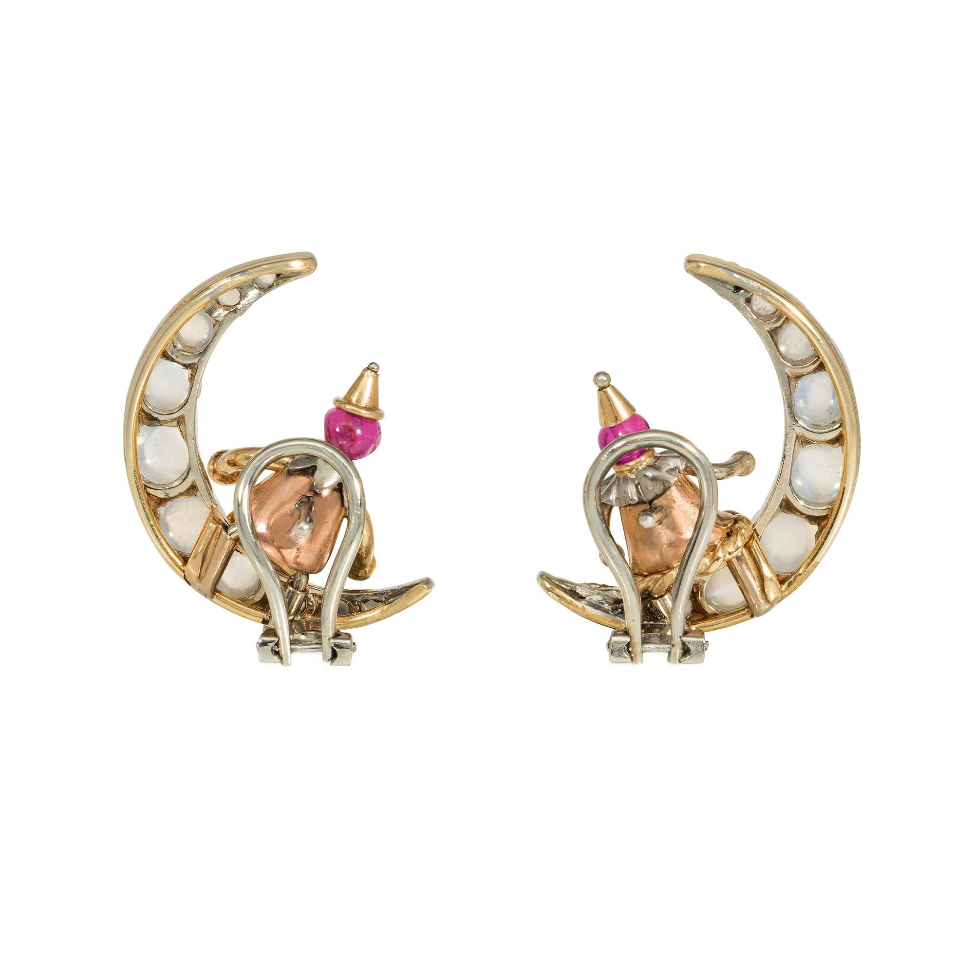 Pendientes retro de oro, piedra lunar y rubí Hombre en la Luna, atribuidos a Rubel Retro en venta