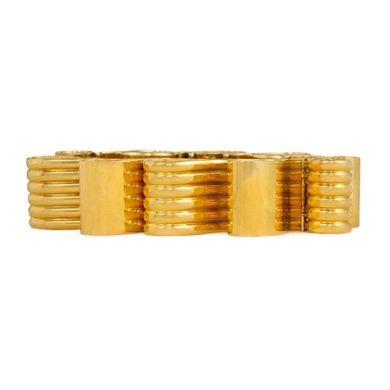 1940s Cartier Gold Ribbon Loop Bracelet For Sale at 1stdibs