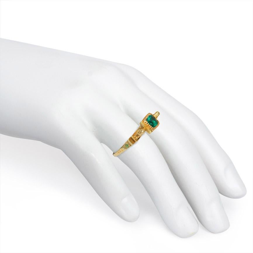 Women's or Men's French Mid-19th Century Gold, Emerald, and Enamel Egyptian Revival Ring