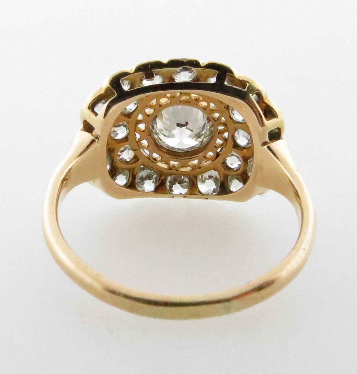 Exquisite Antique Edwardian Diamond Gold Ring In Excellent Condition In Lambertville, NJ