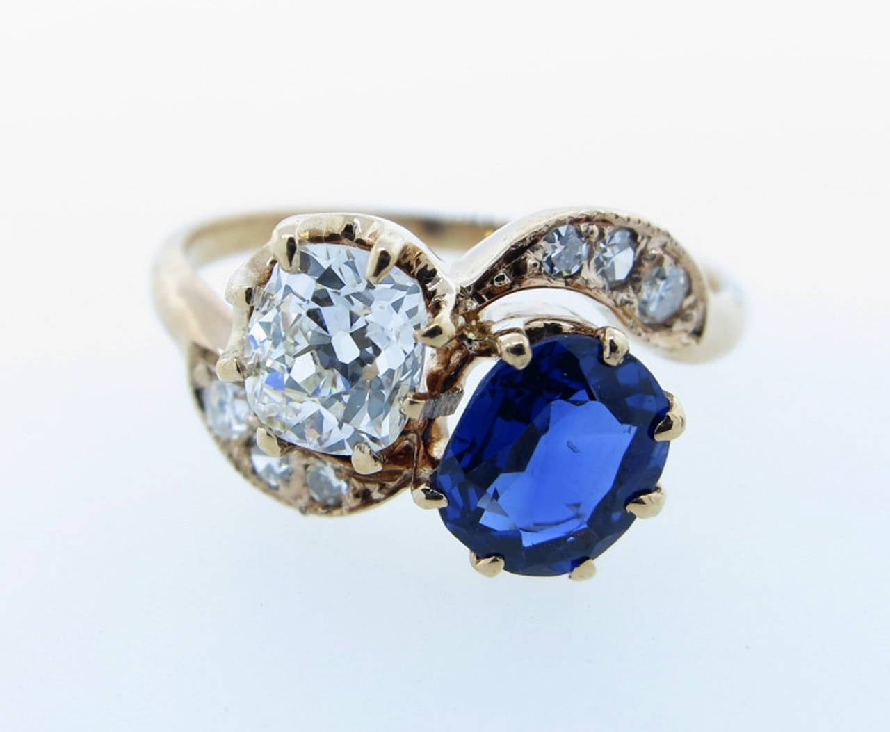 Victorian Antique Moi et Toi Natural Sapphire Cushion Cut Diamond Gold Ring