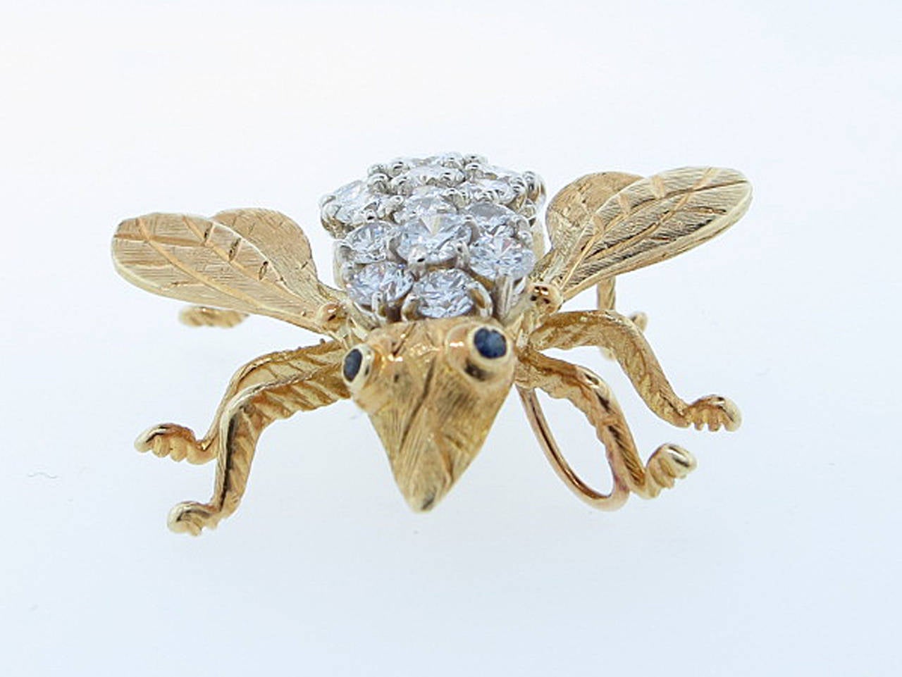 Large Diamond Gold Bee Brooch Pendant In Excellent Condition For Sale In Lambertville, NJ