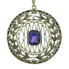 Elegant Art Nouveau Pearl Amethyst Gold Garland Motif Pendant