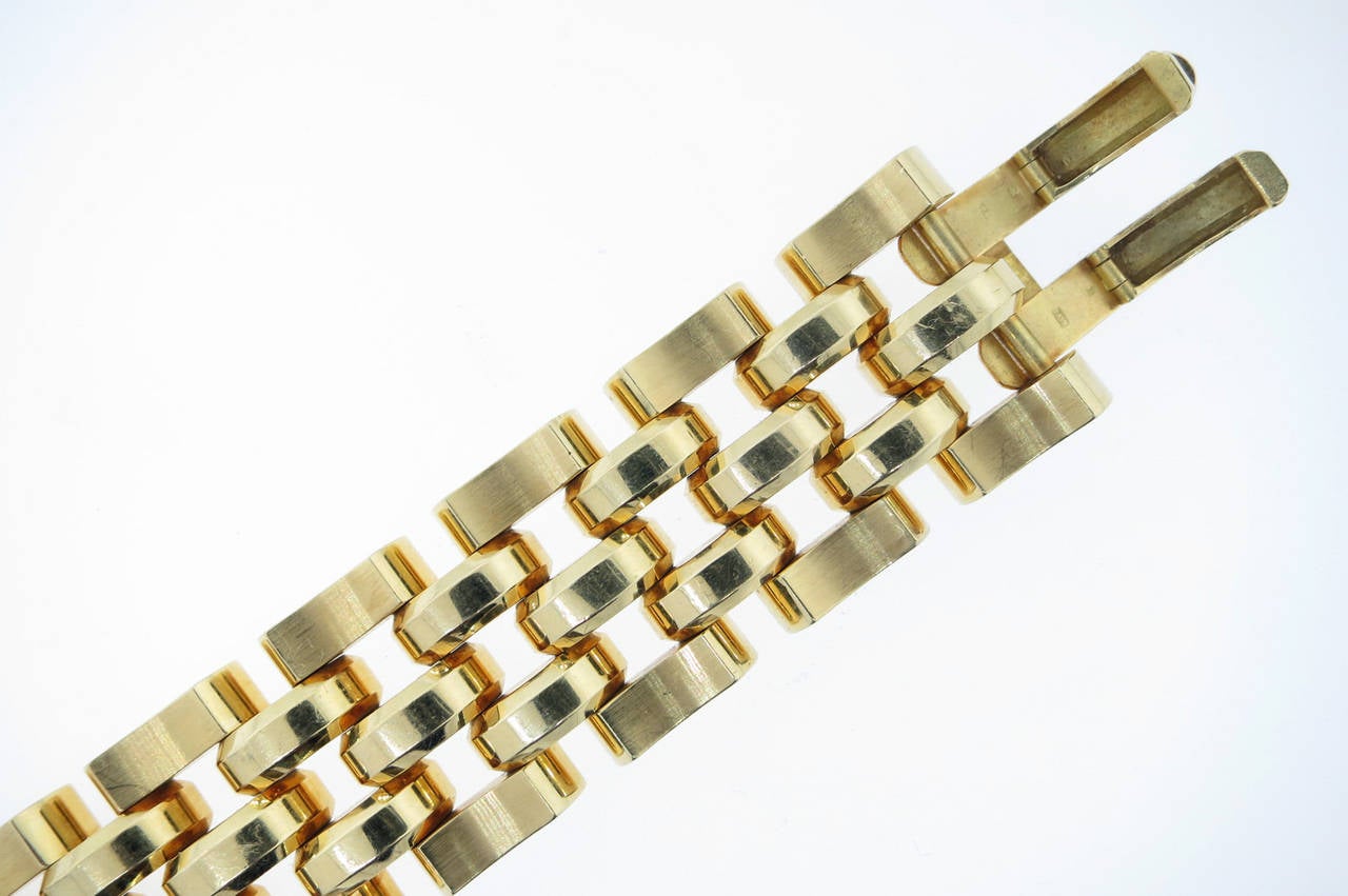 Wide Weighty and Wonderful Retro Gold Link Bracelet In Excellent Condition In Lambertville, NJ