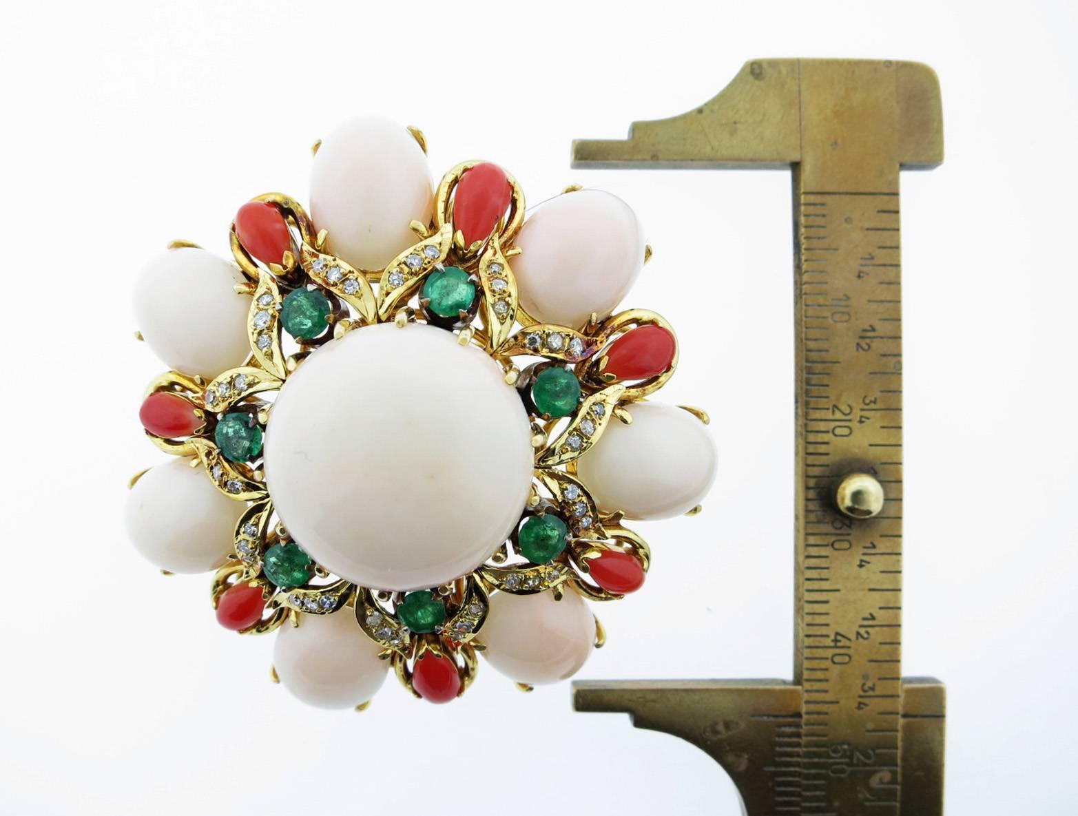 Vibrant Two Color Coral Emerald Diamond Gold Brooch In Excellent Condition For Sale In Lambertville, NJ