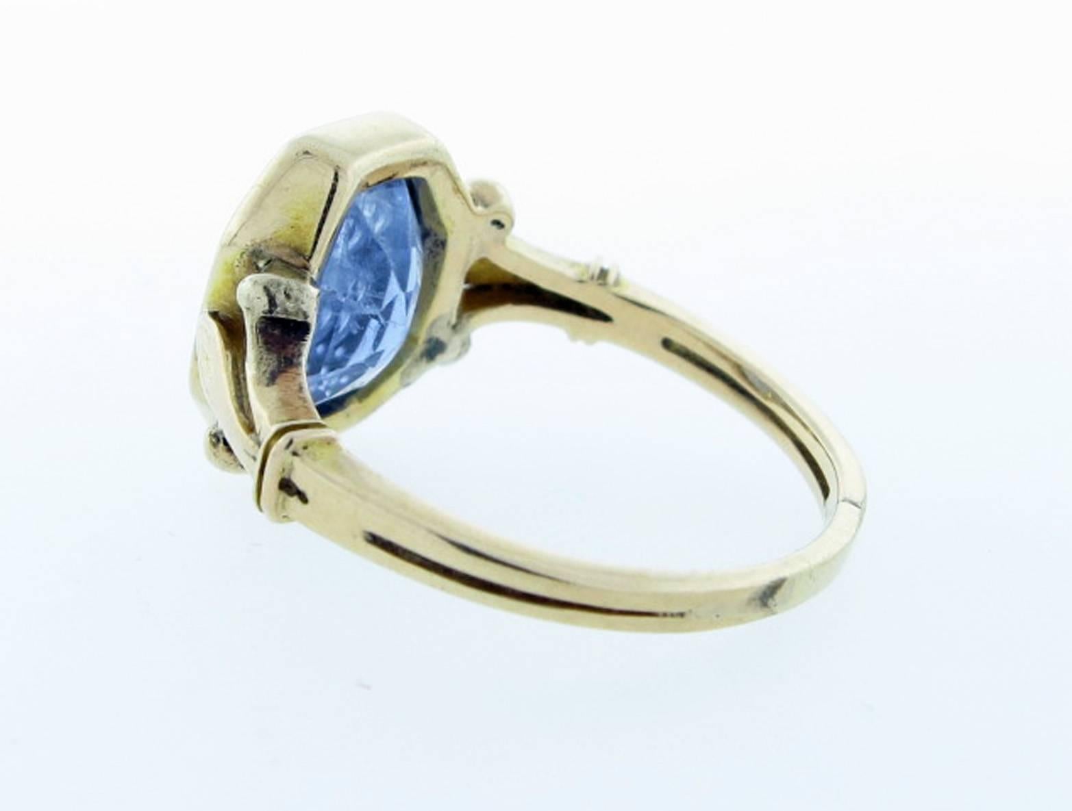 Antique Natural Carved Sapphire Gold Signet Ring In Good Condition For Sale In Lambertville, NJ