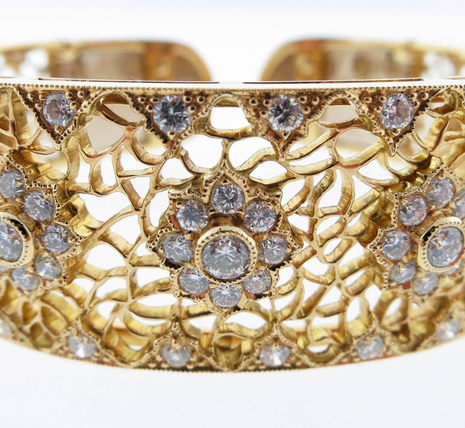Daytime Diamond Cuff Bracelet with 4.0 Carat of Diamonds In Excellent Condition For Sale In Lambertville, NJ