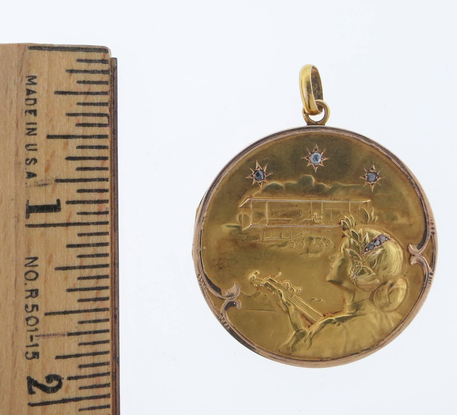 Women's  Rare Antique French Gold Locket Depicting the Wright Brothers Arrival In Paris 