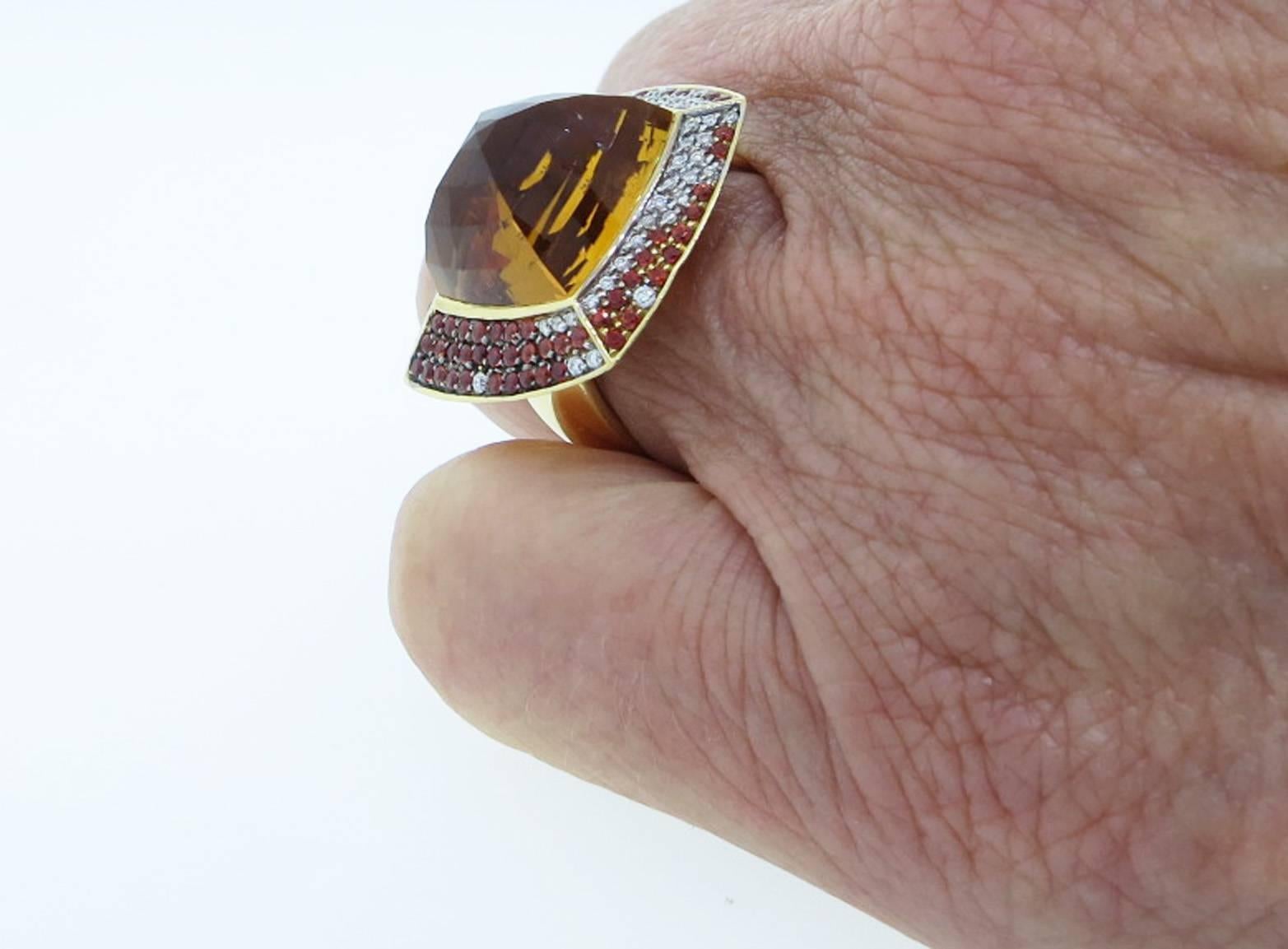 Women's VALENTE of Italy Contemporary Pyramid Shape Citrine Sapphire Diamond Ring For Sale